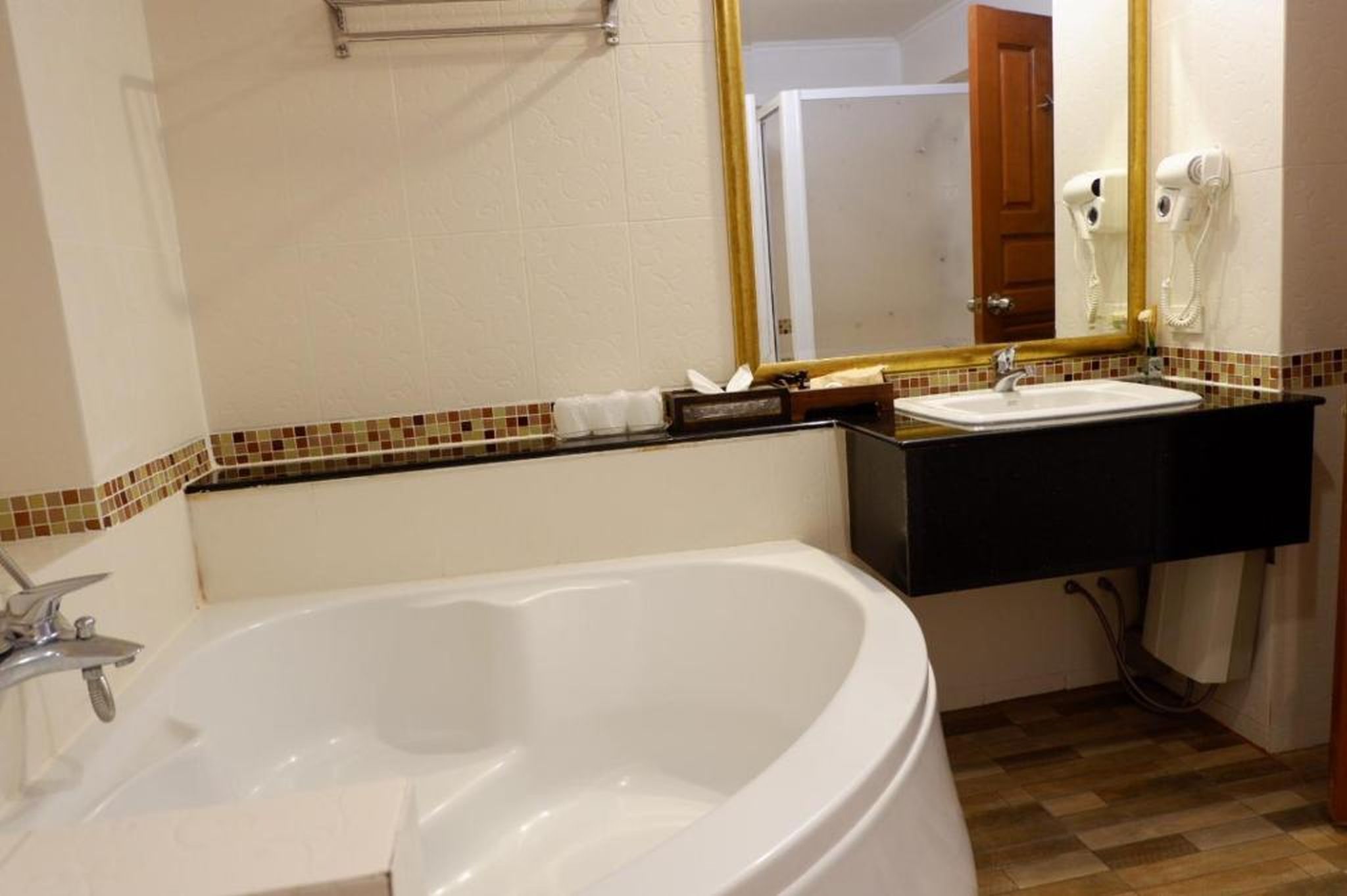 Double or Twin Deluxe