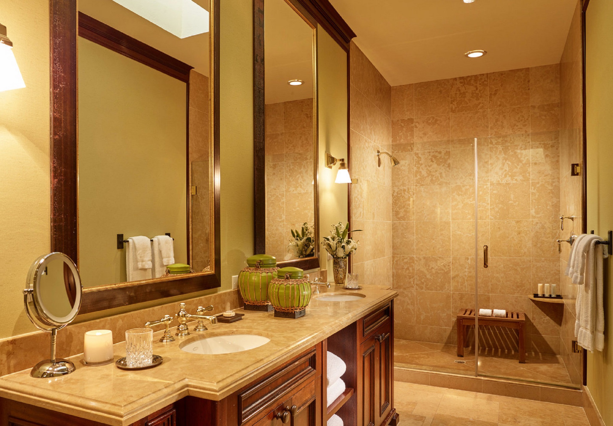 Studio King Size Bed