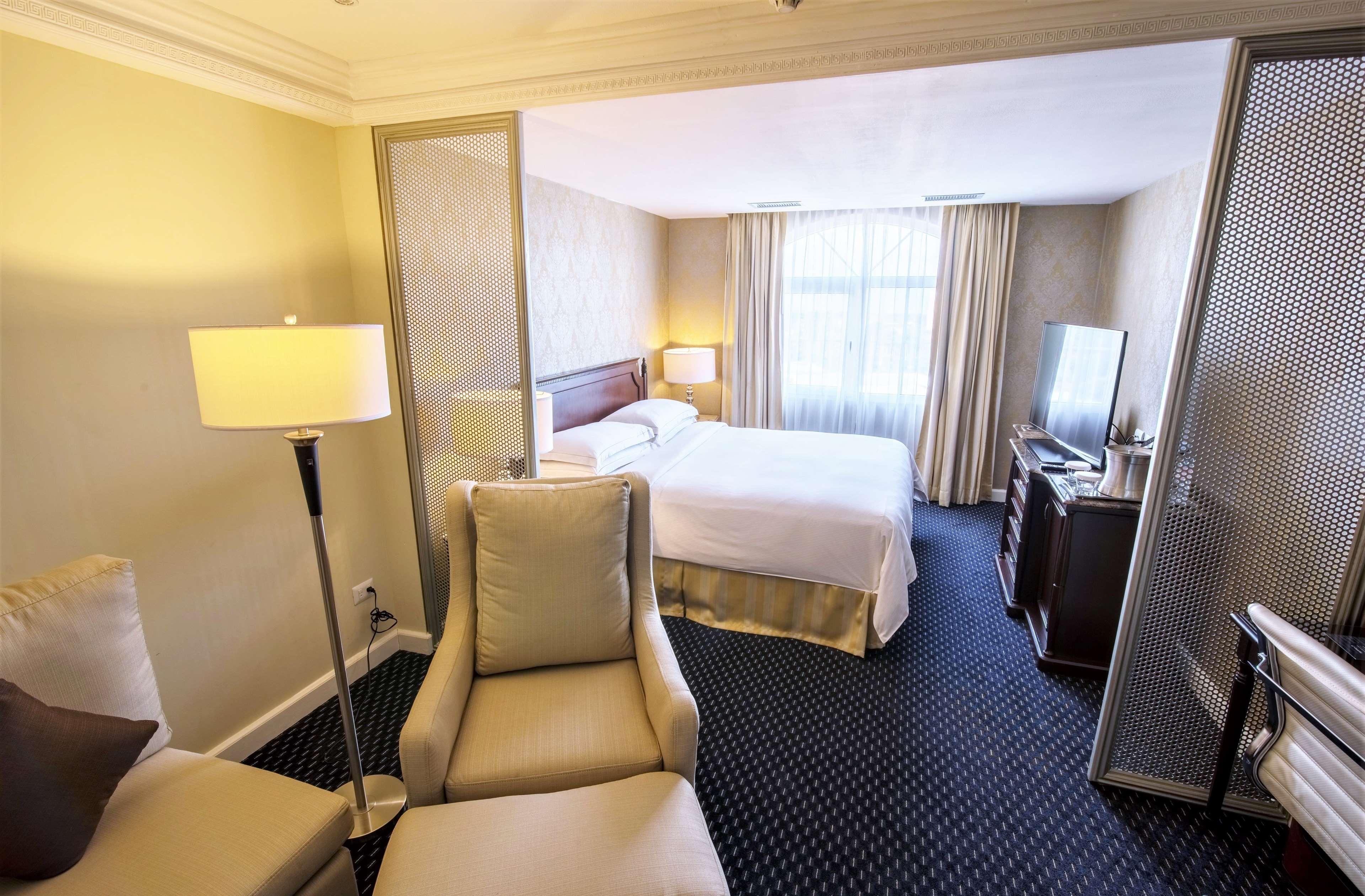 Junior Suite King Size Bed