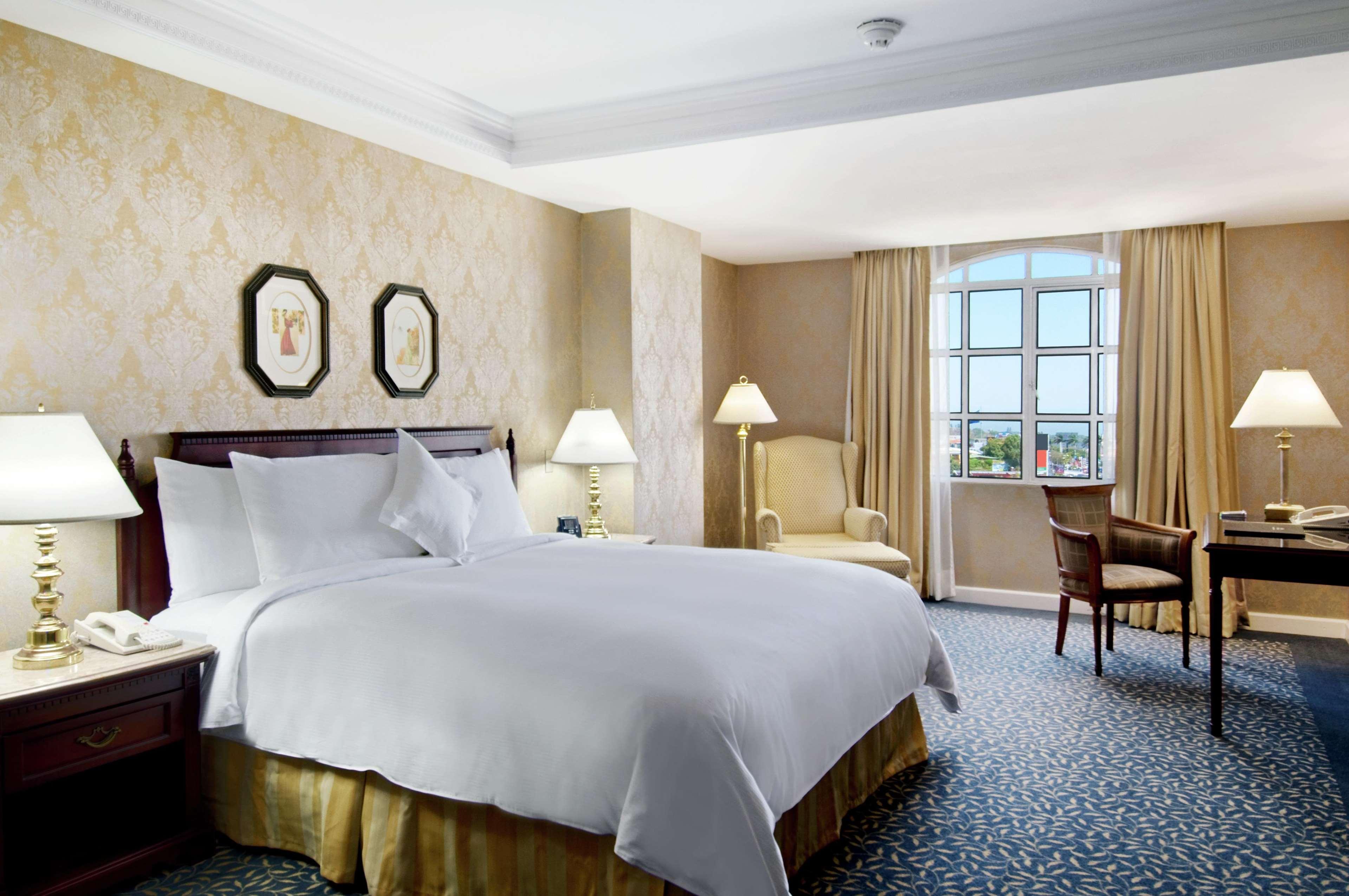 Double Executive King Bed