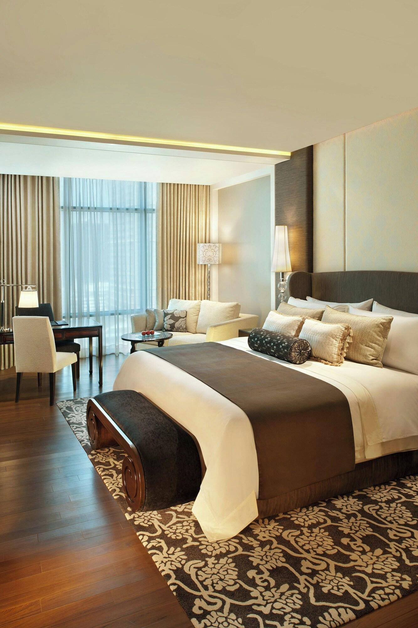 Double Deluxe King Bed