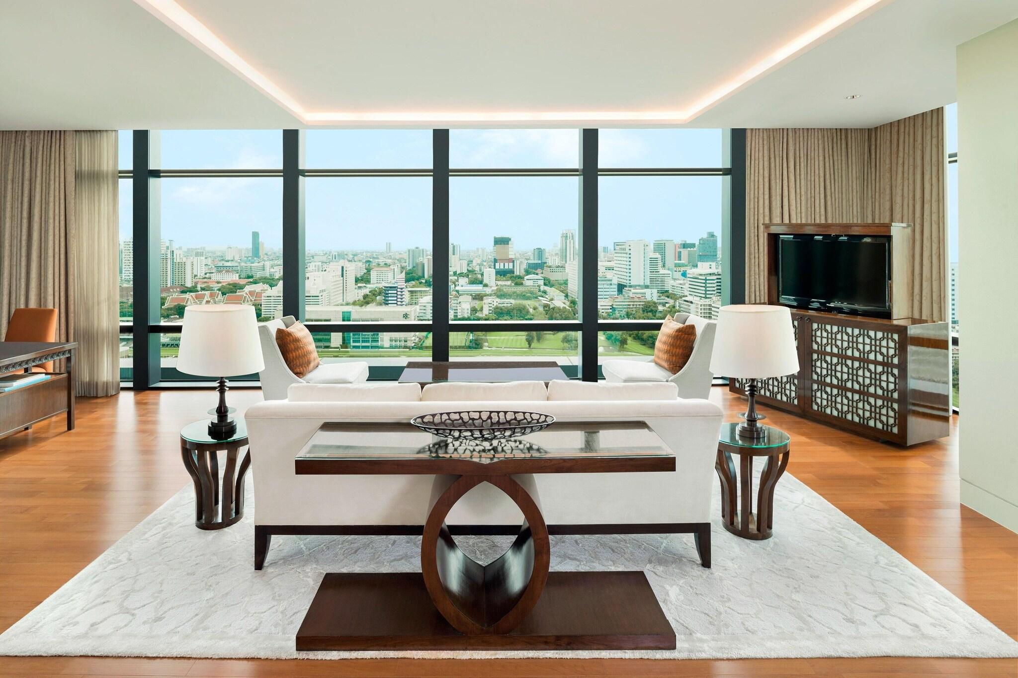 Suite with Views