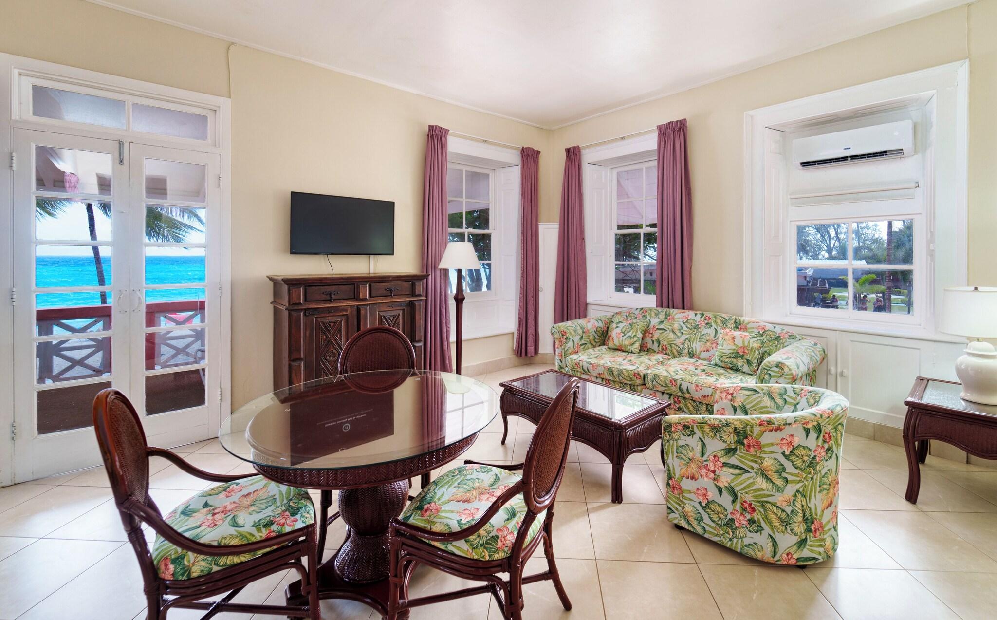 Junior Suite Queen Size Bed