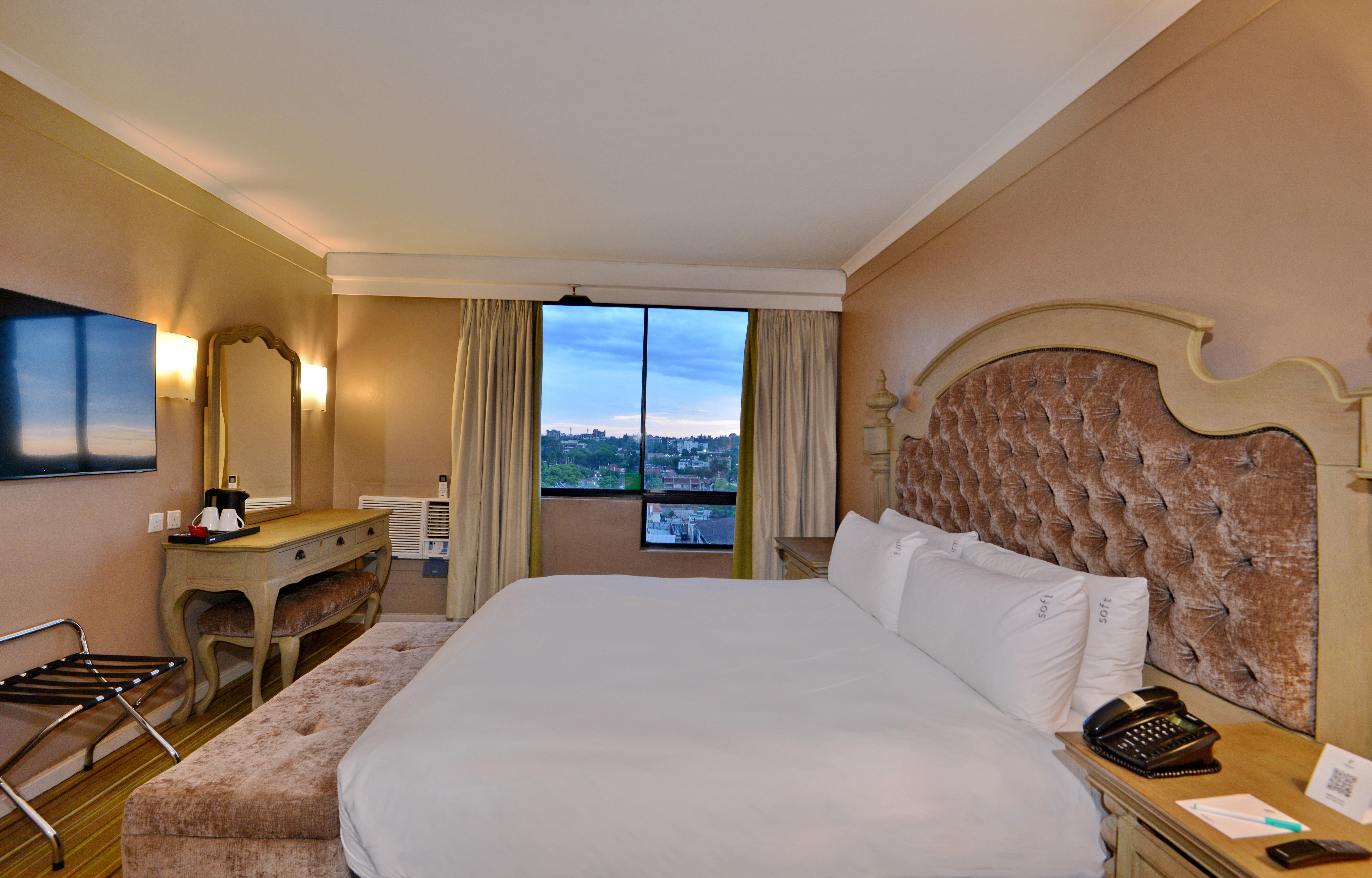 Suite City View King Bed