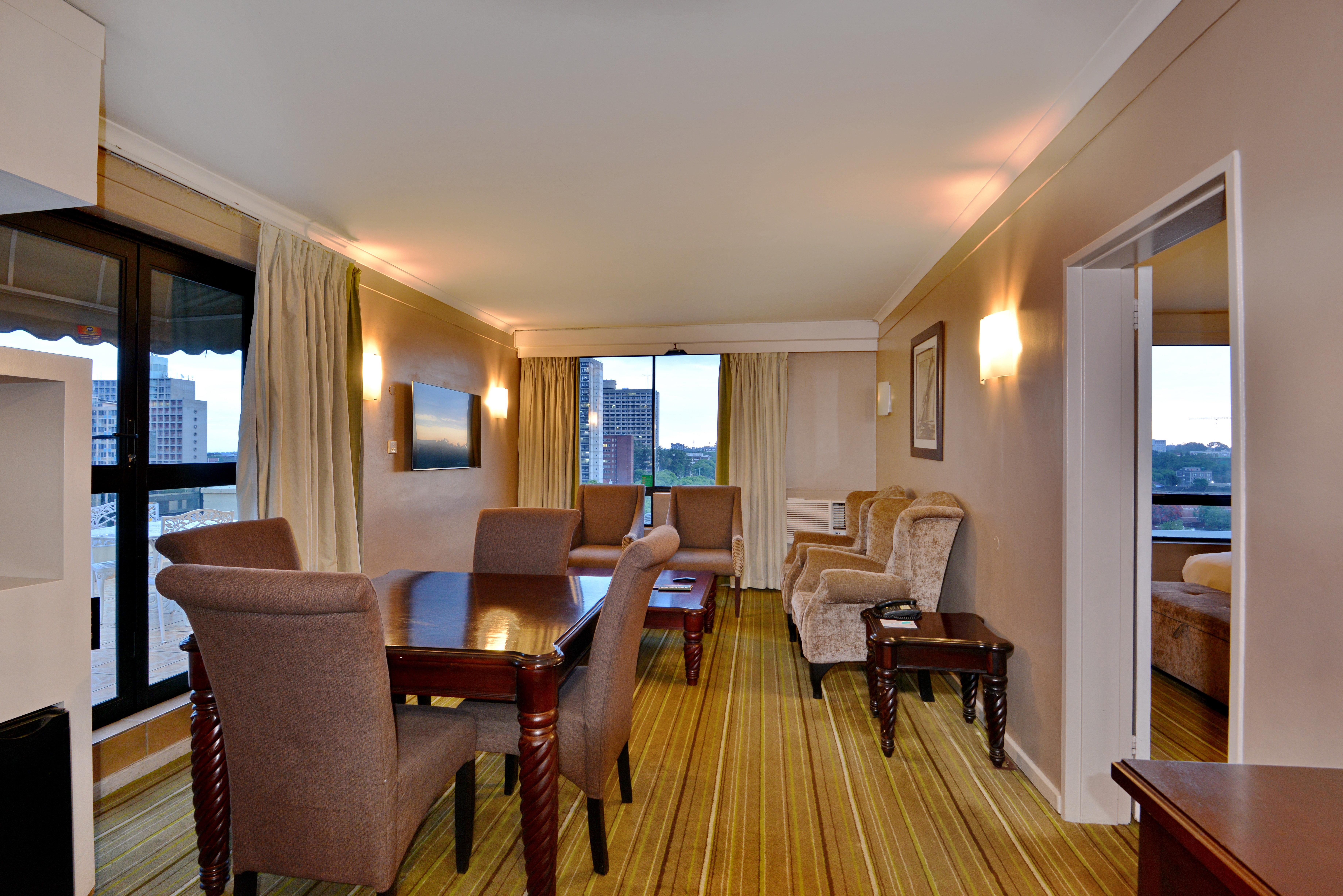 Suite City View King Bed