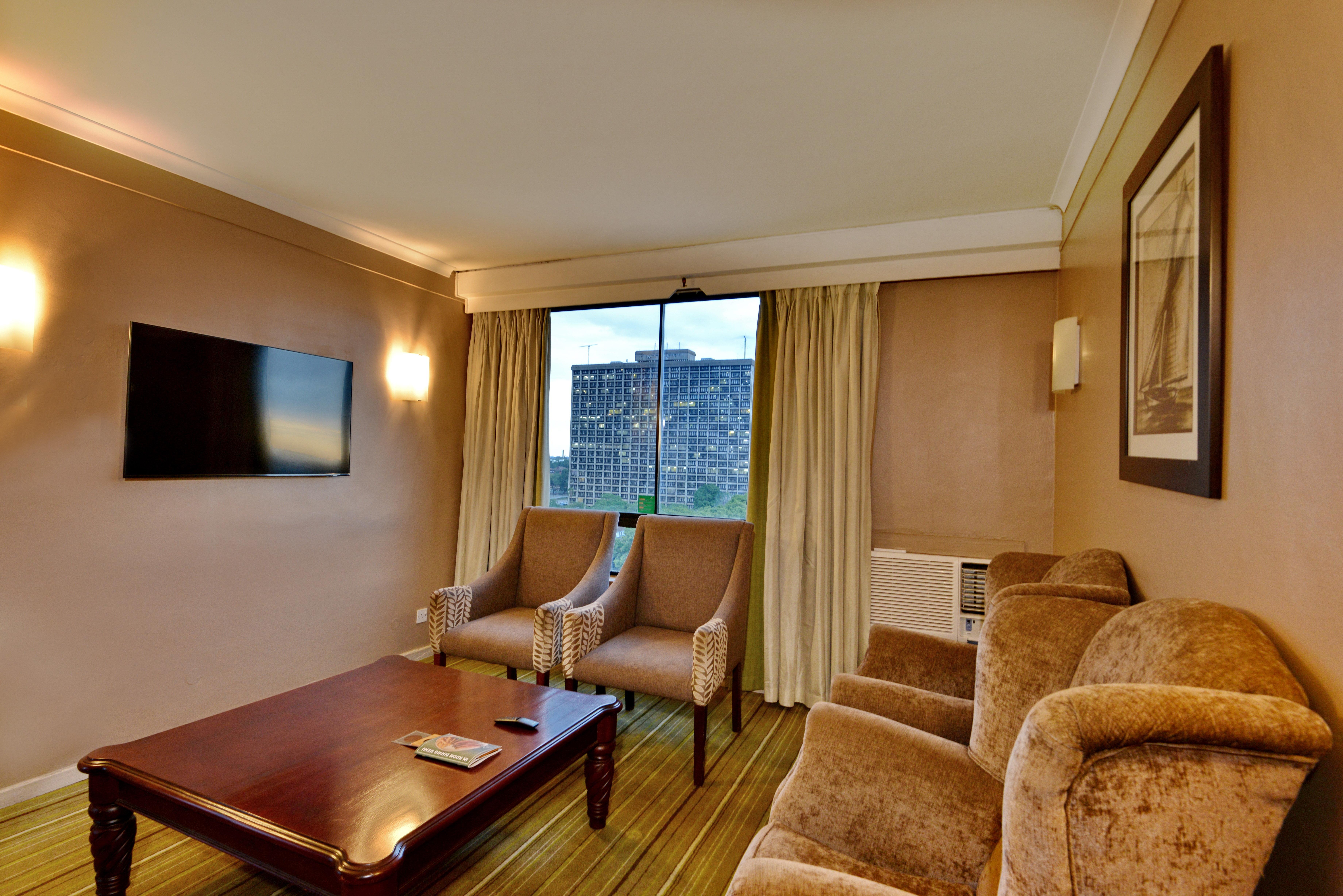 Suite City View King Bed