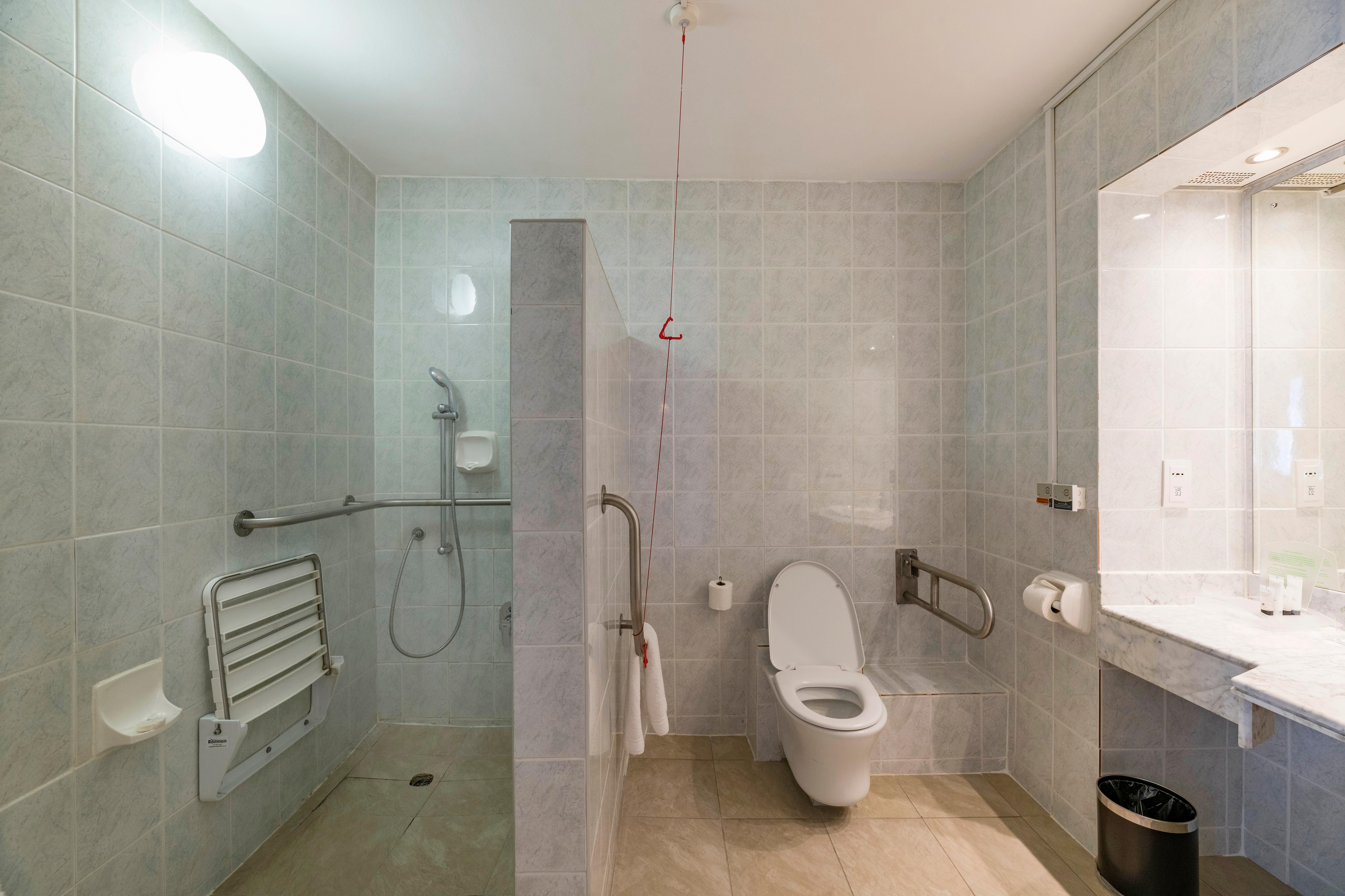 Double Accessible King Size Bed