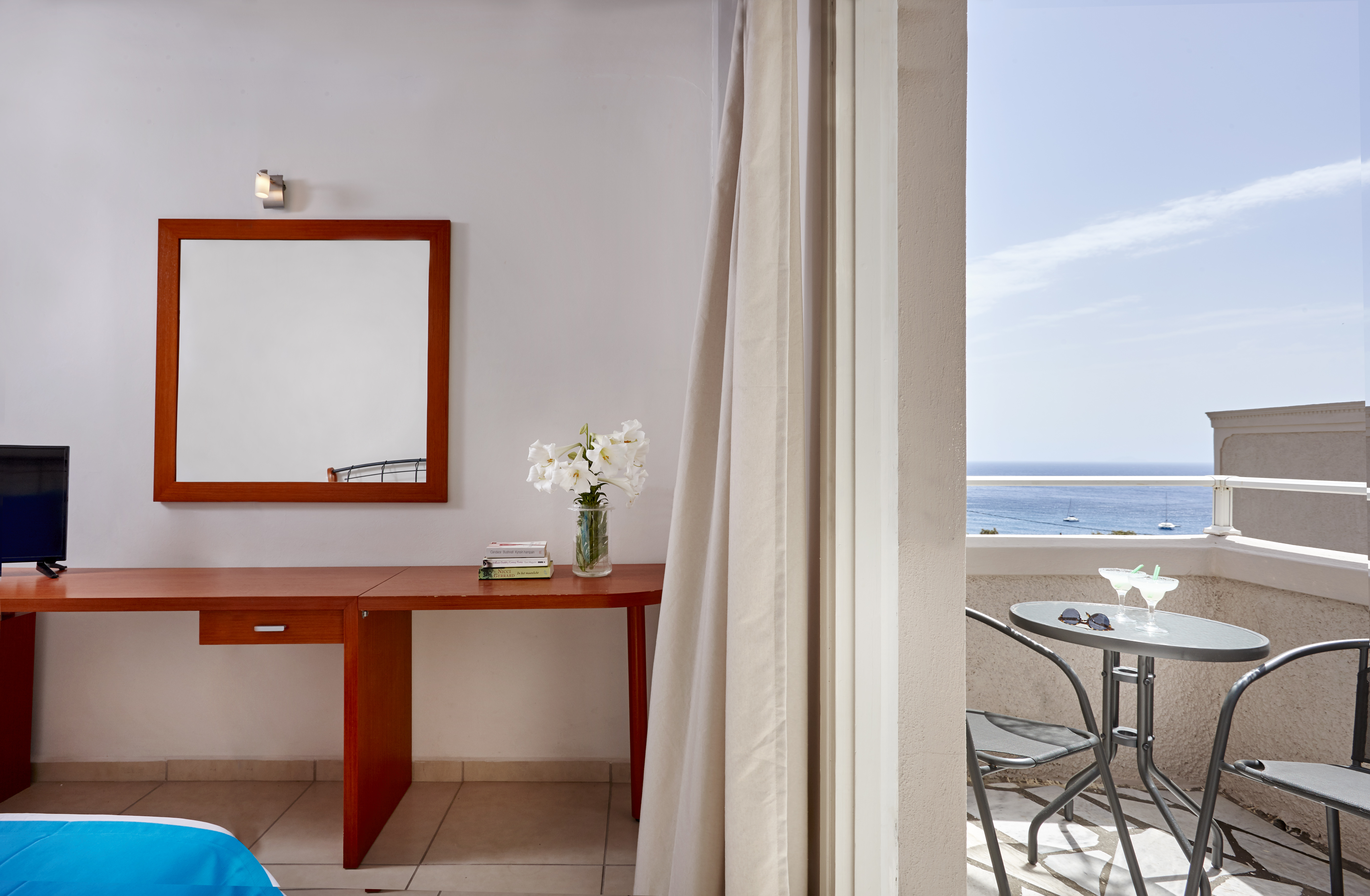 Double or Twin Side Sea View