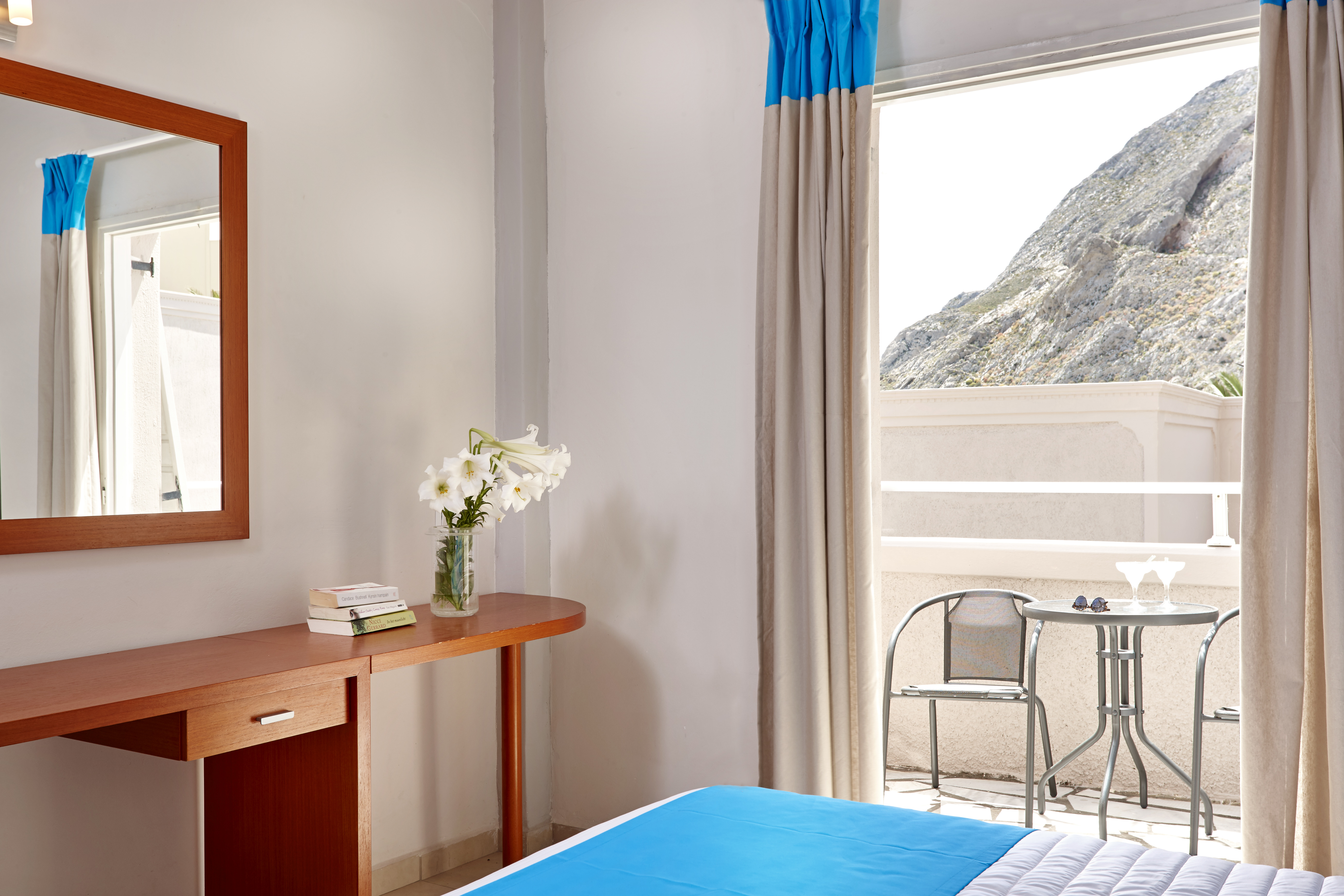 Double or Twin Side Sea View