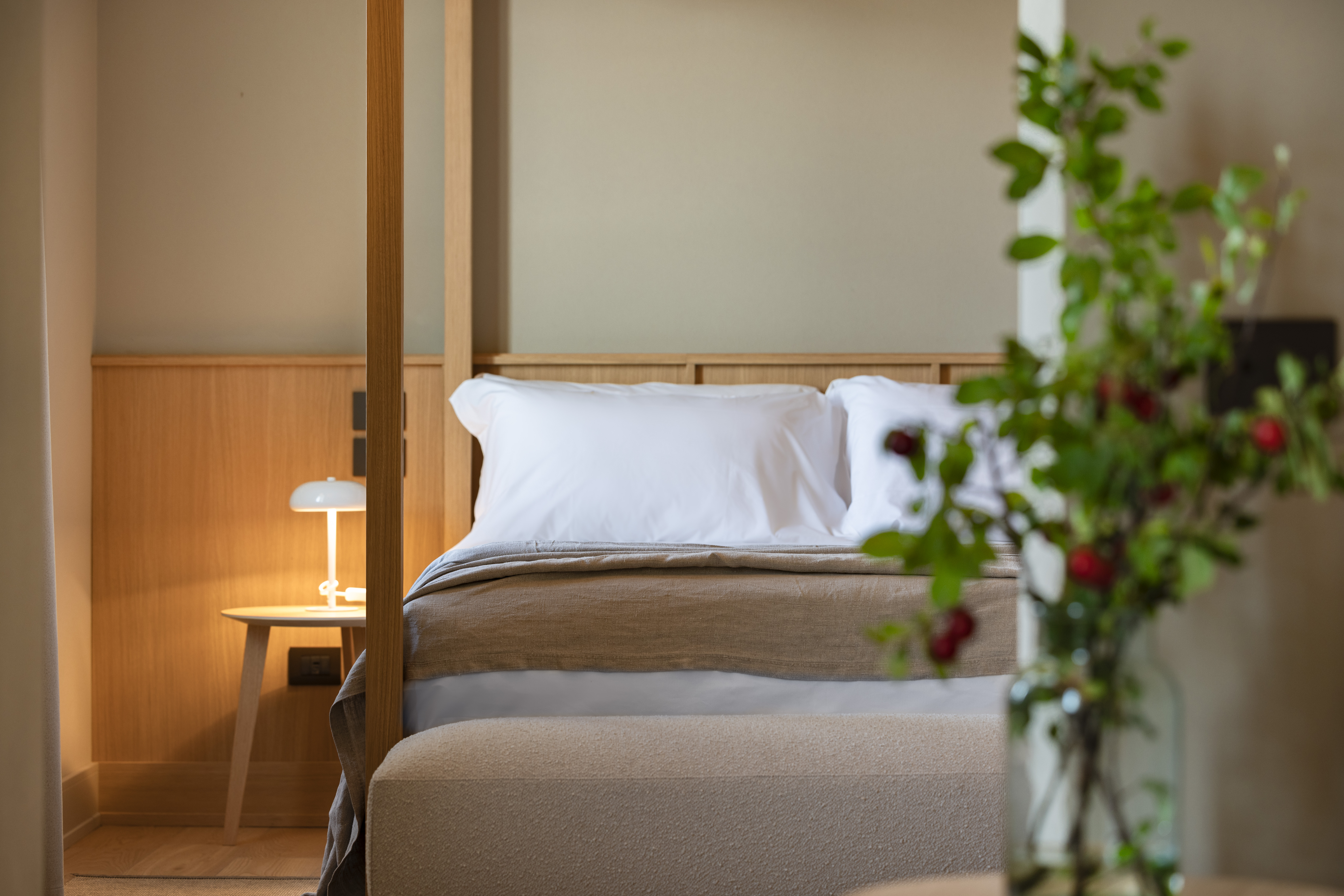 Junior Suite Queen Size Bed