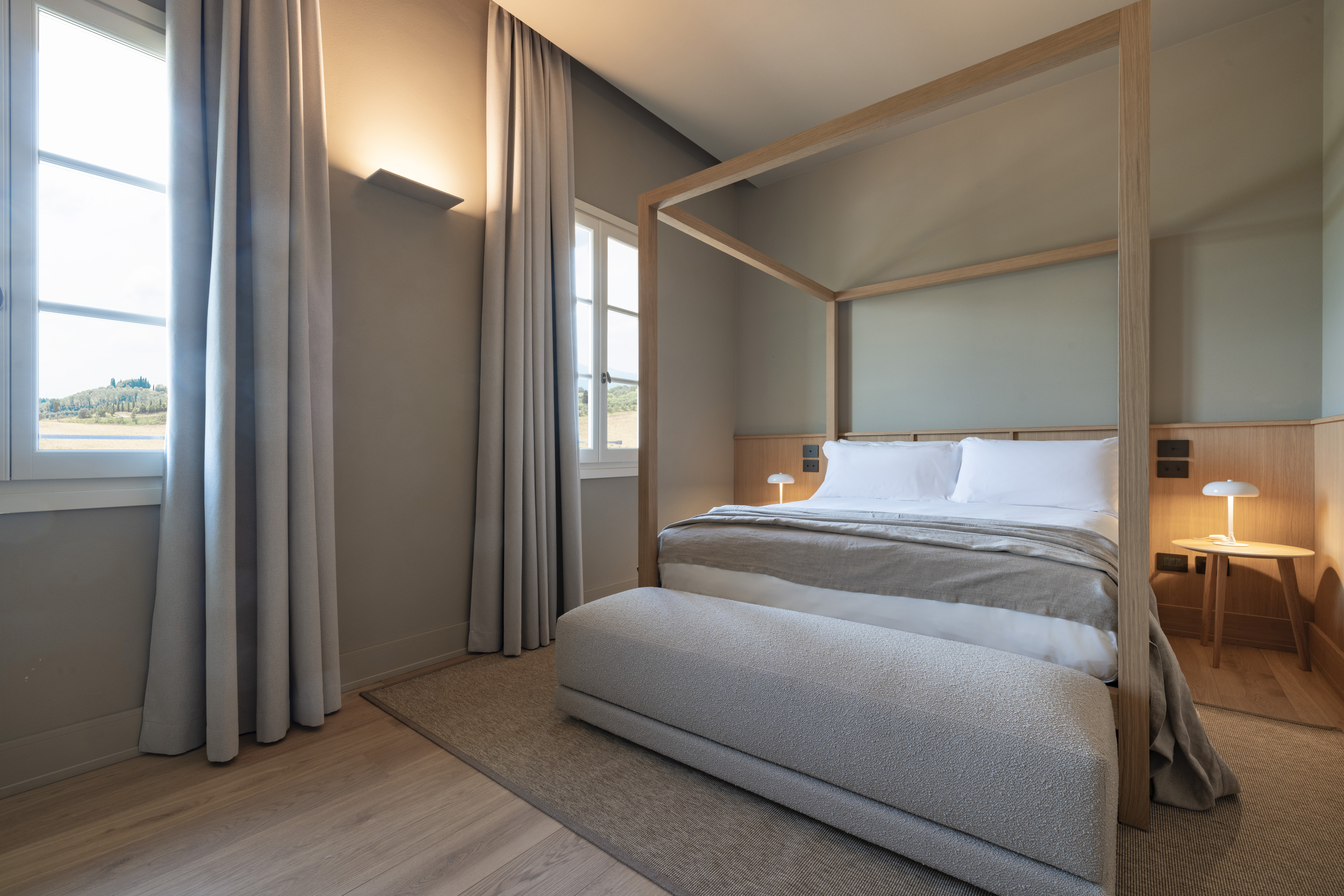 Junior Suite Queen Size Bed