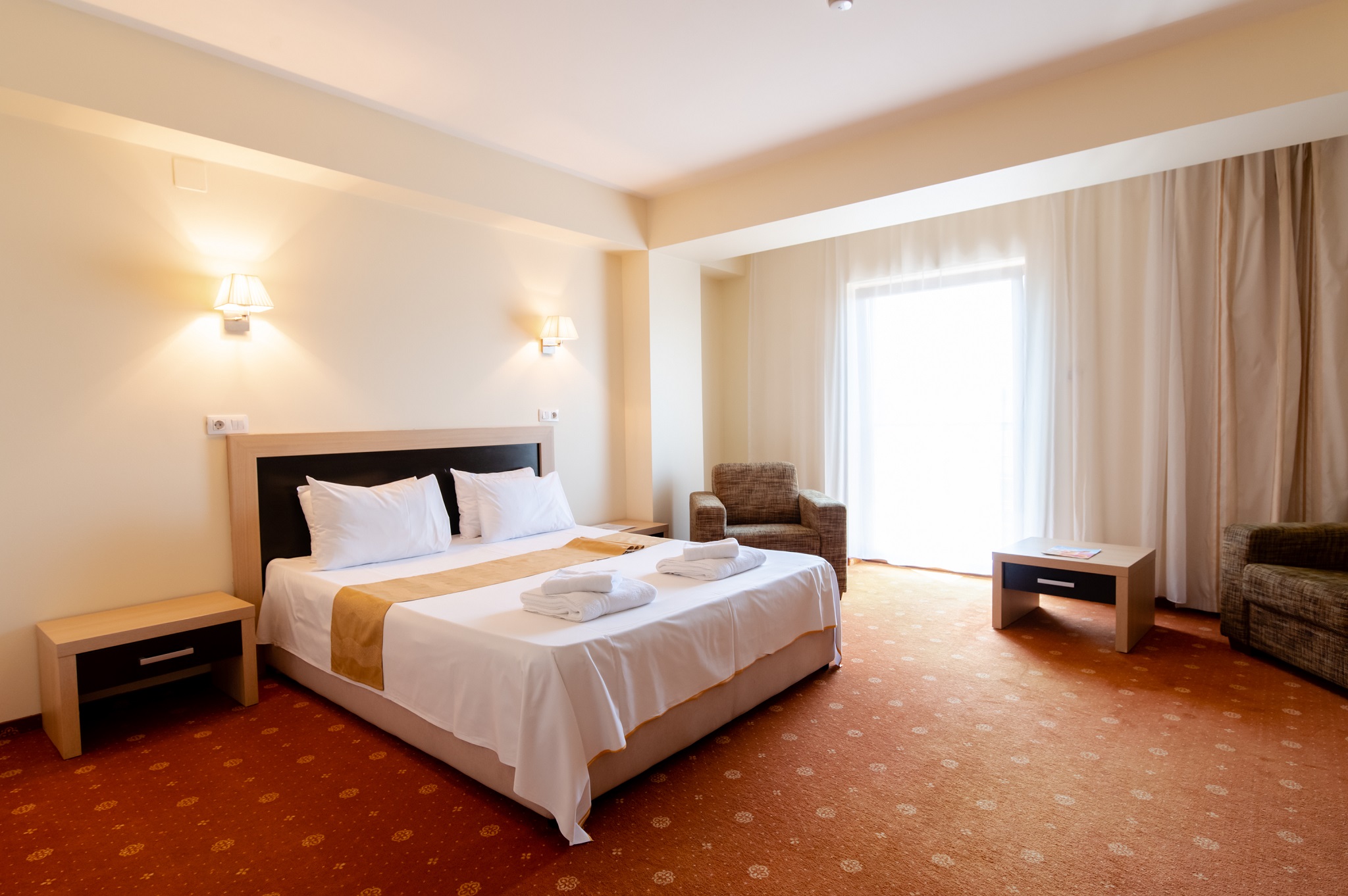 Double Business King Bed