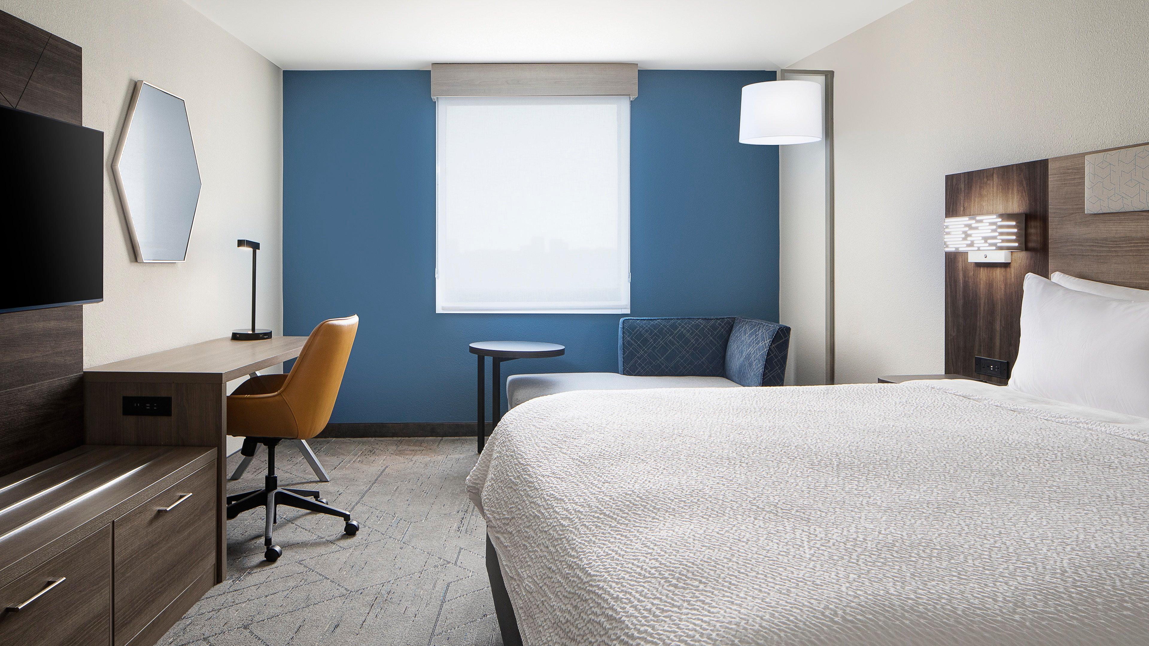 Suite Accessible King Size Bed