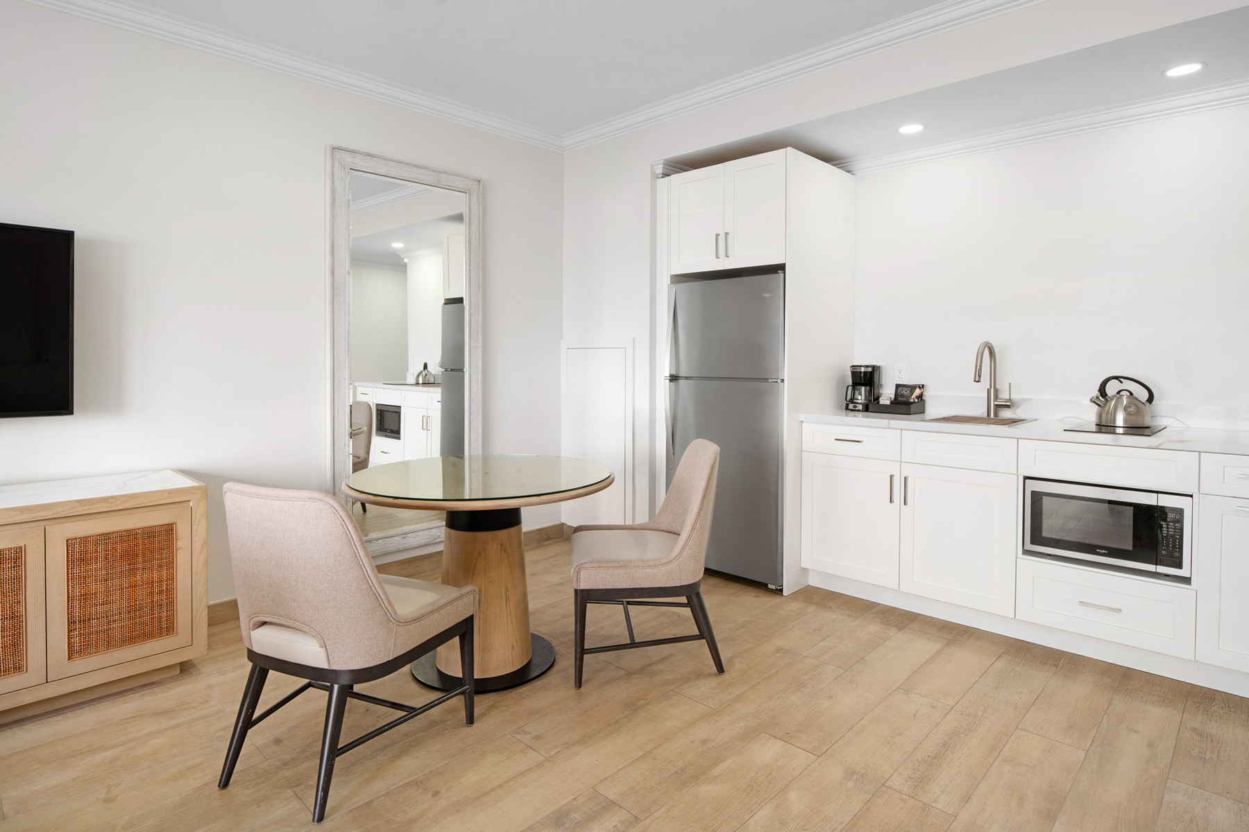 Suite Partial Ocean View One Bedroom