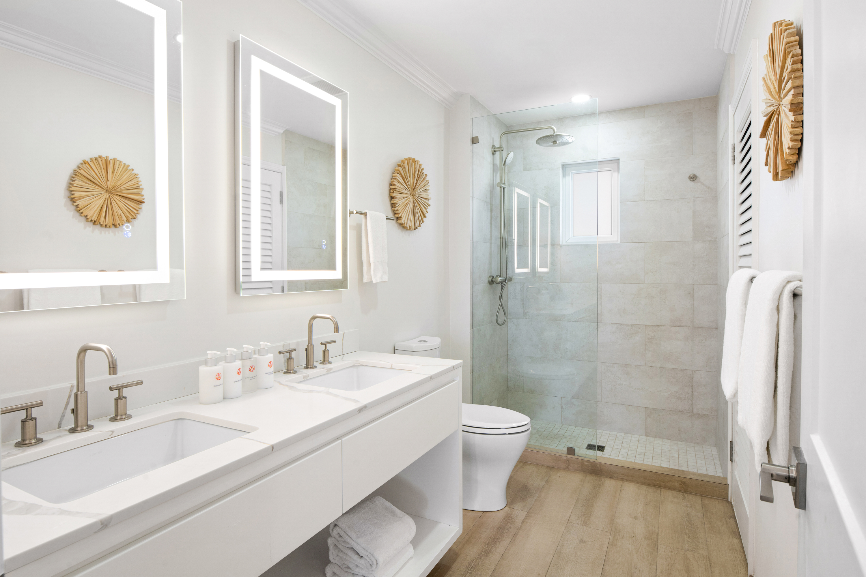 Studio Deluxe Partial Ocean View