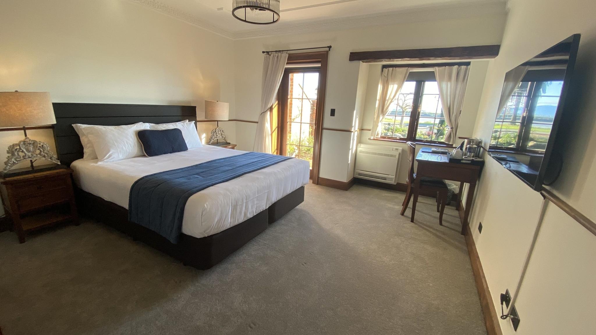 Double Sea View King Bed