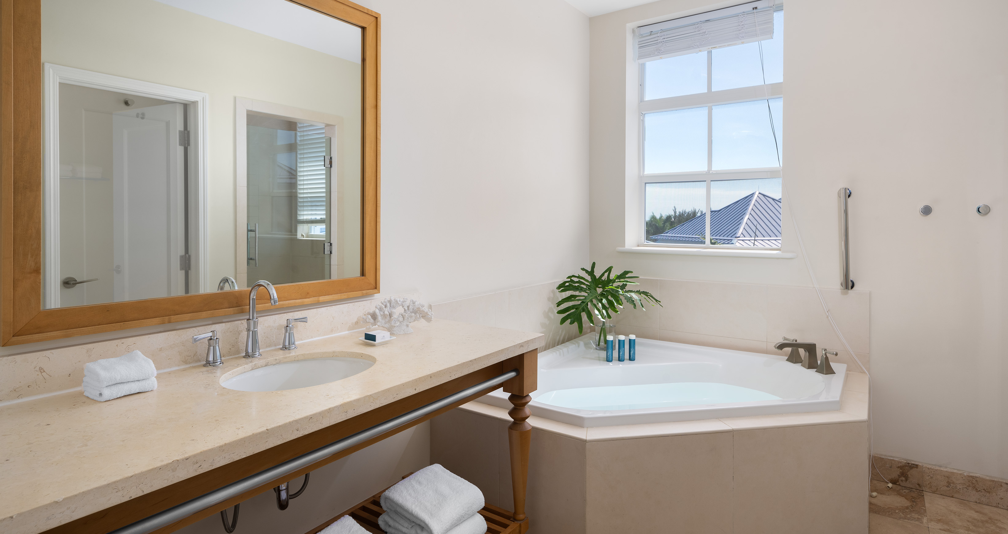 Suite Capacity 7 Two Bedrooms