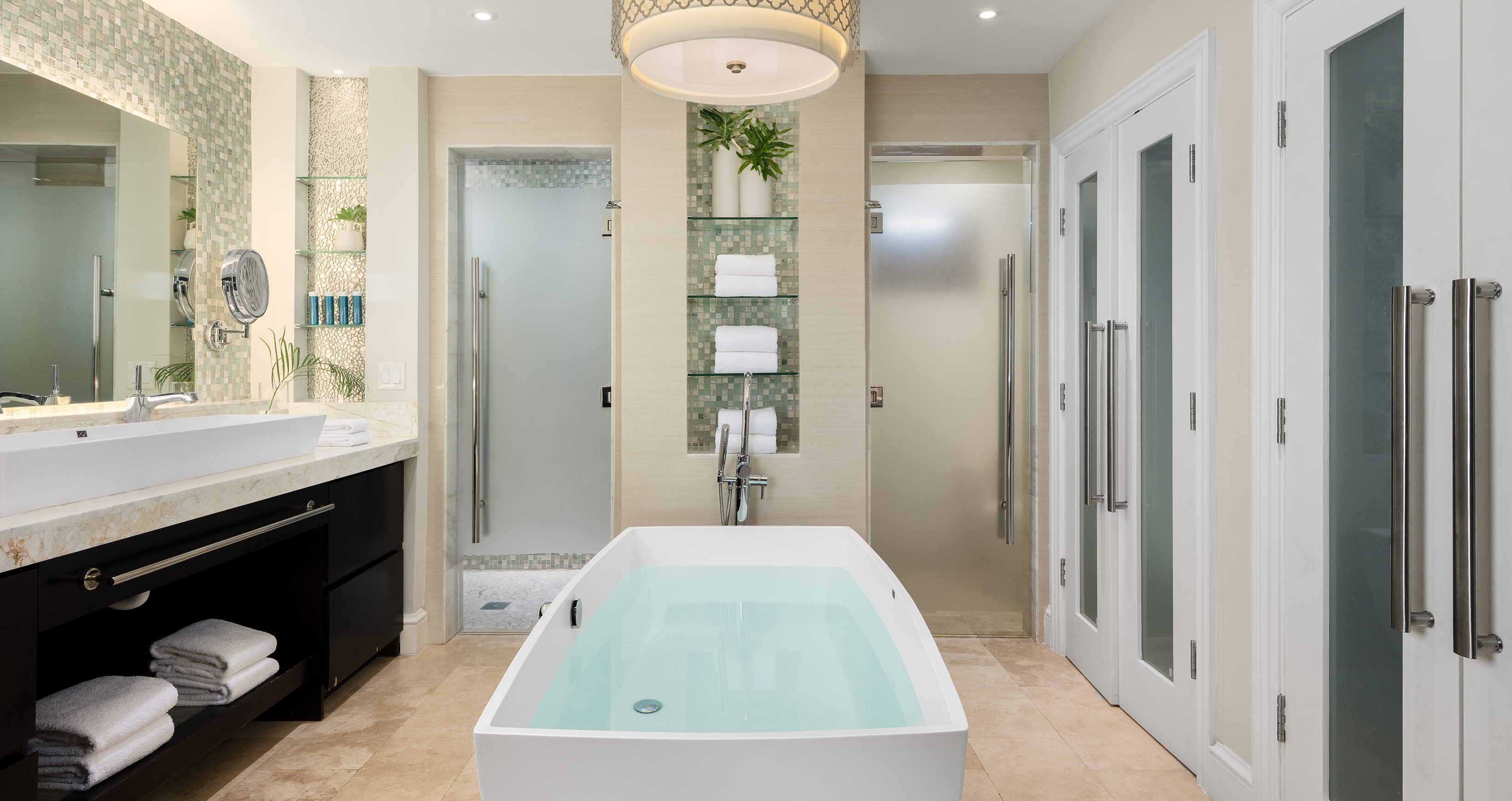 Suite Capacity 8 Two Bedrooms