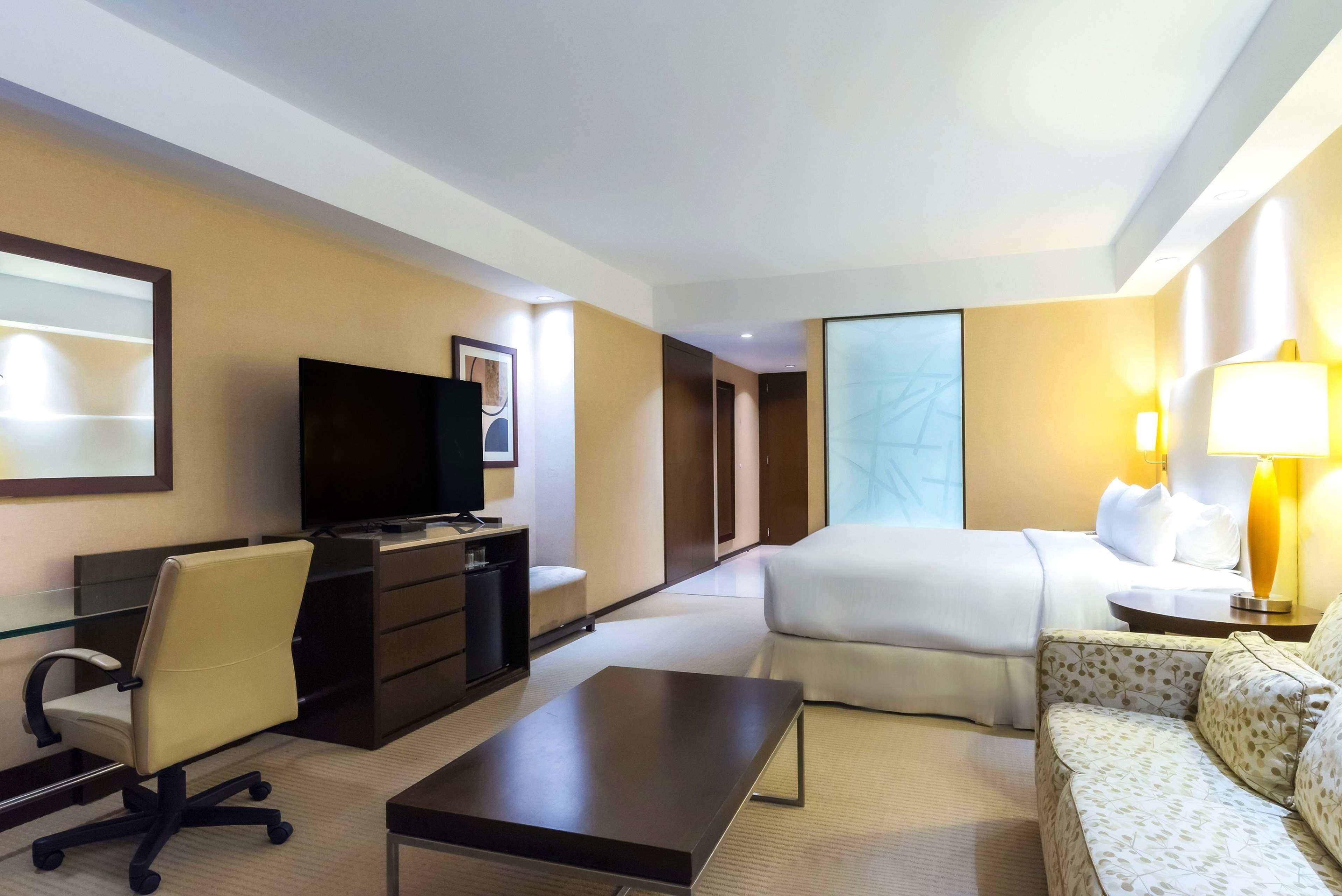 Double Deluxe One Bed