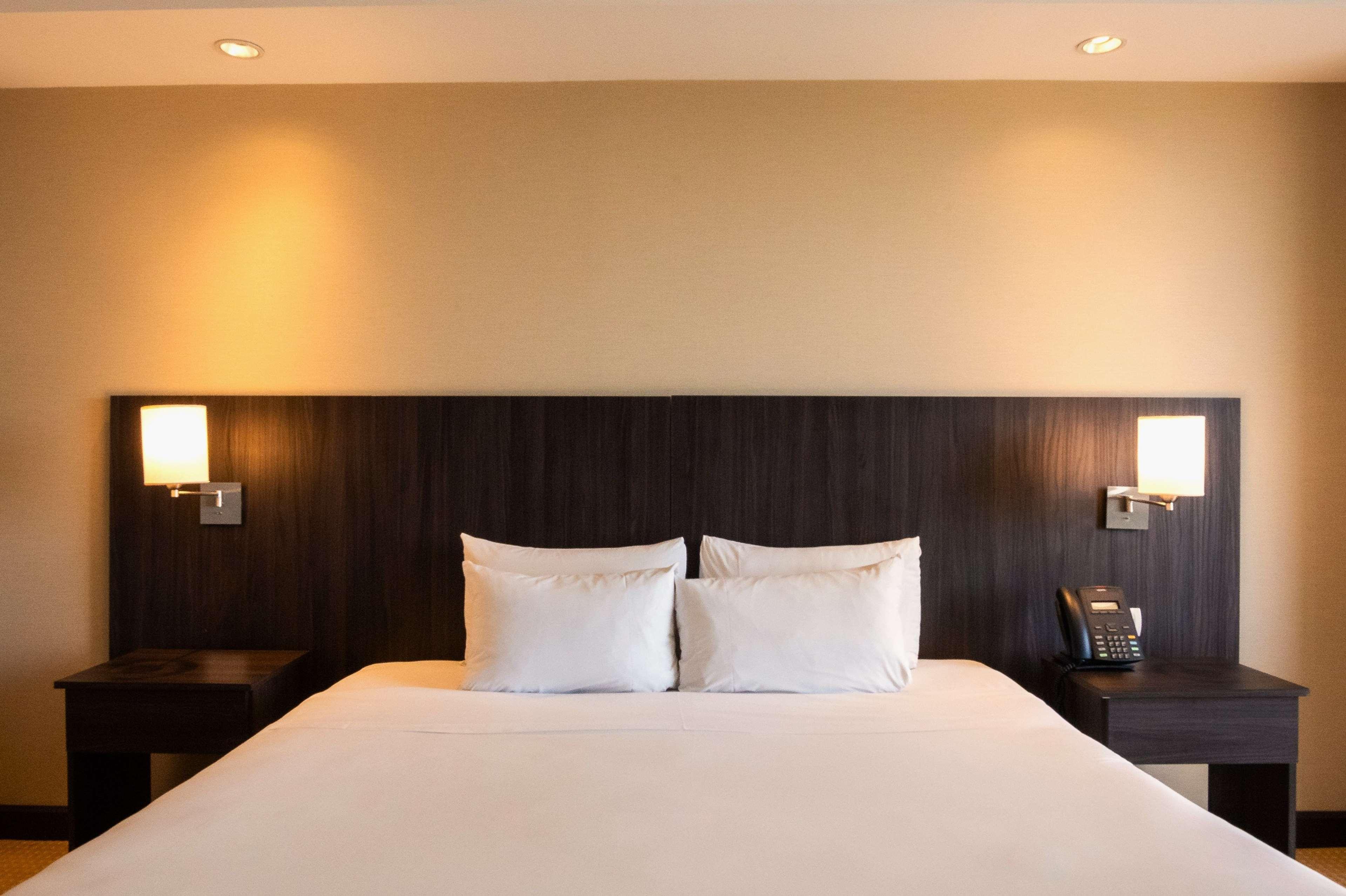 Double Guest Room King Bed