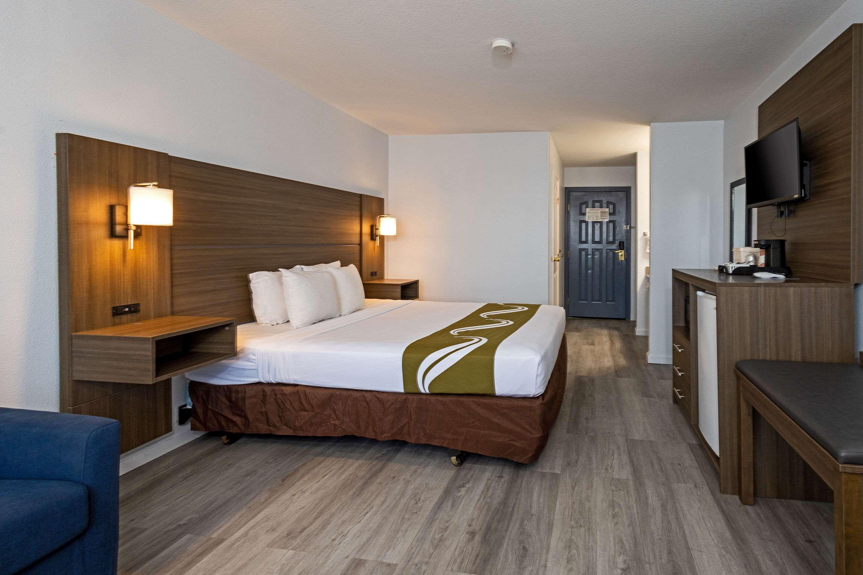 Double King Bed Non Smoking