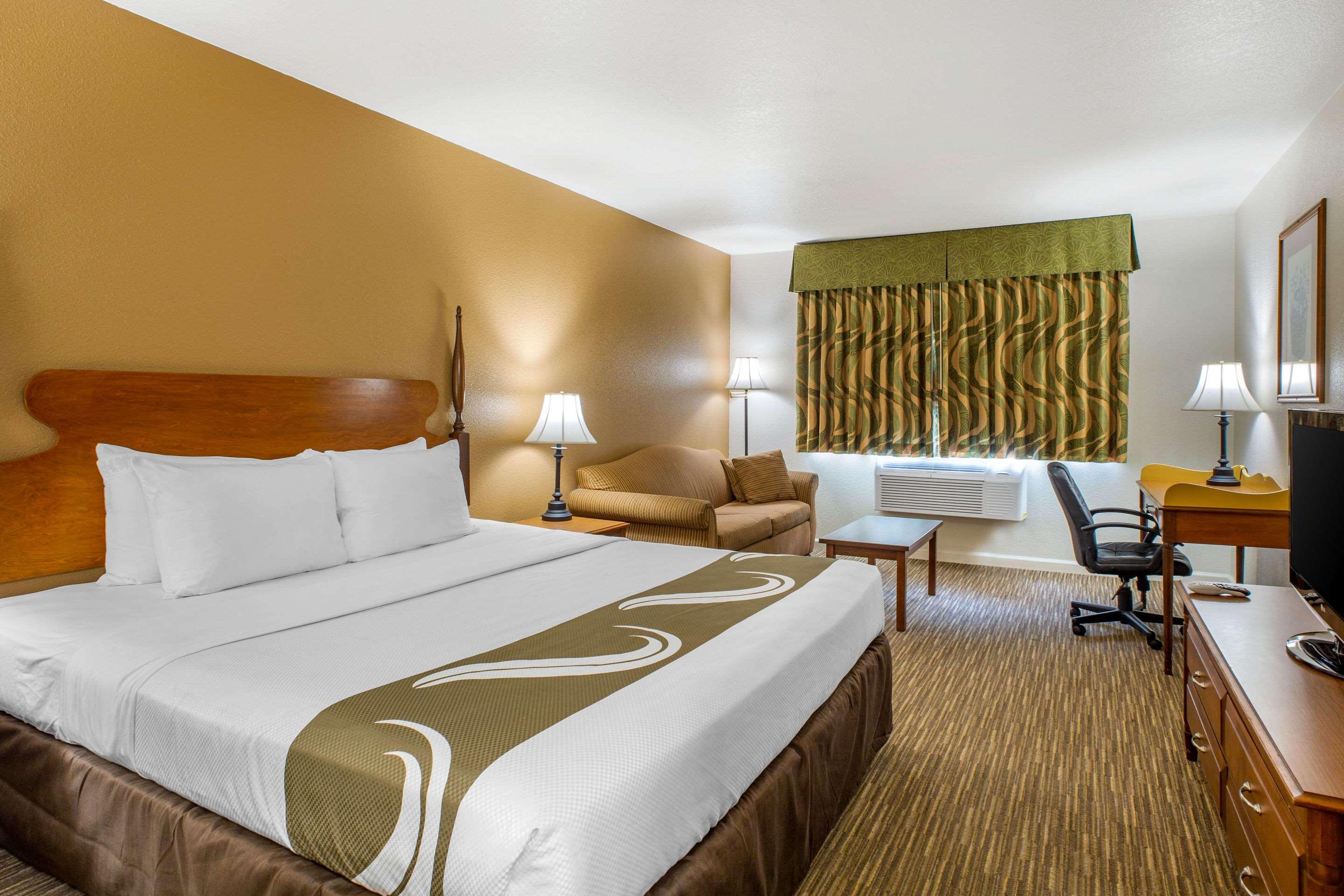 Double King Bed Non Smoking