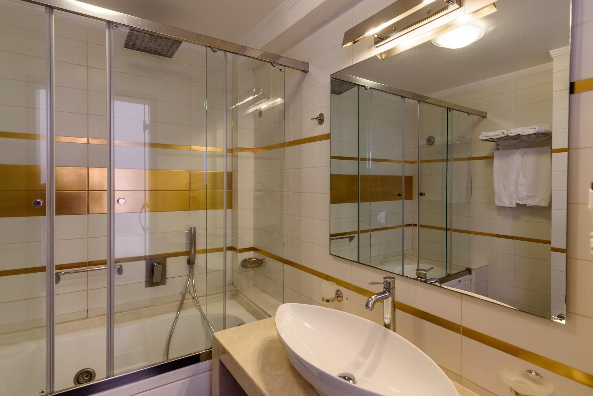 Suite with Double Bed