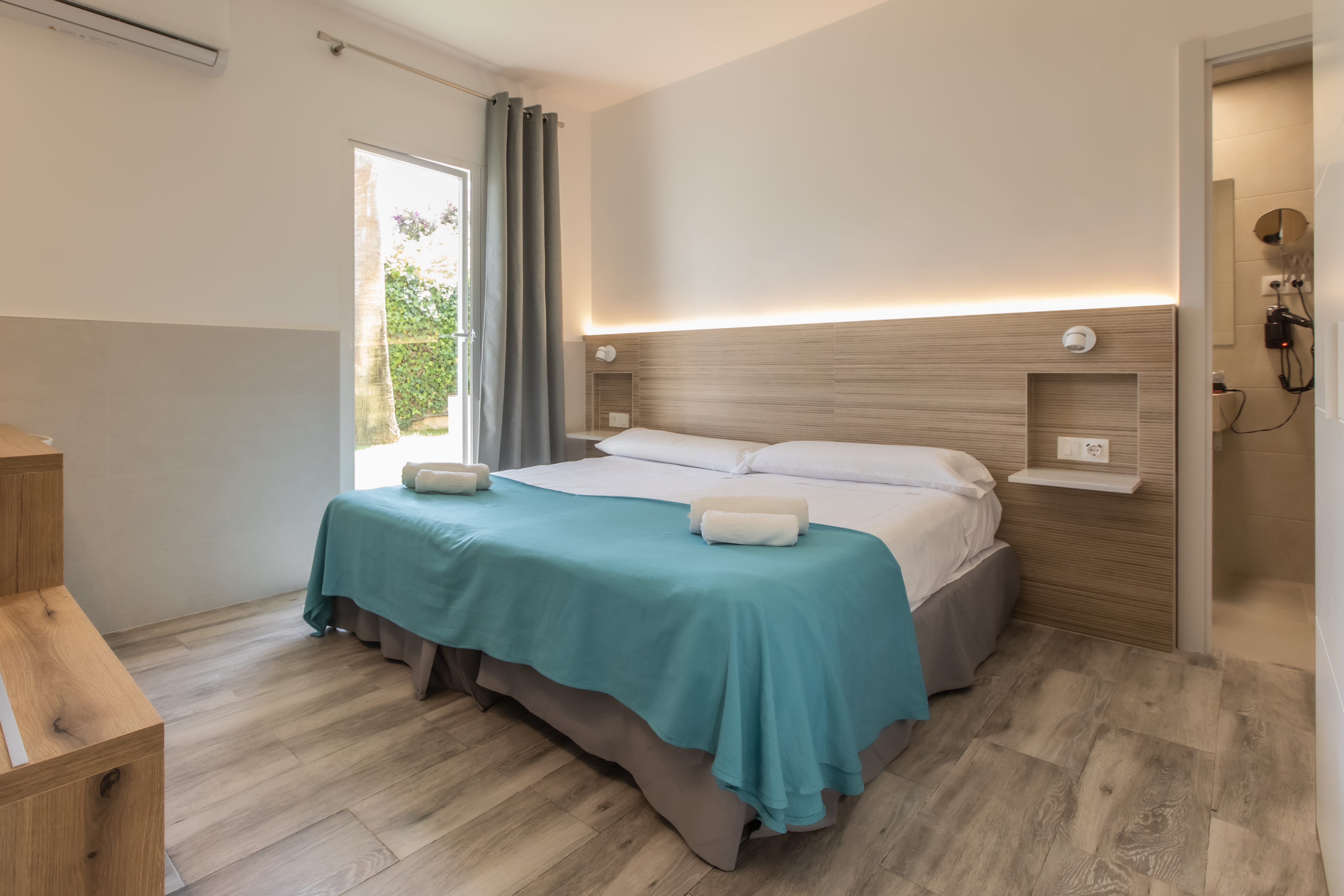 Double or Twin Standard