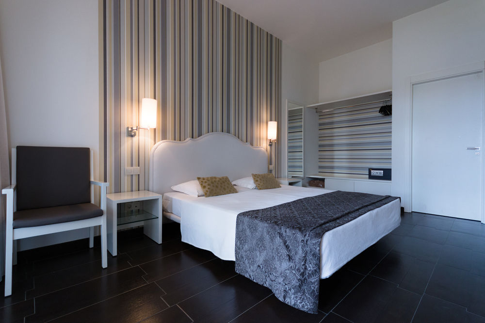 Double Superior Pool View