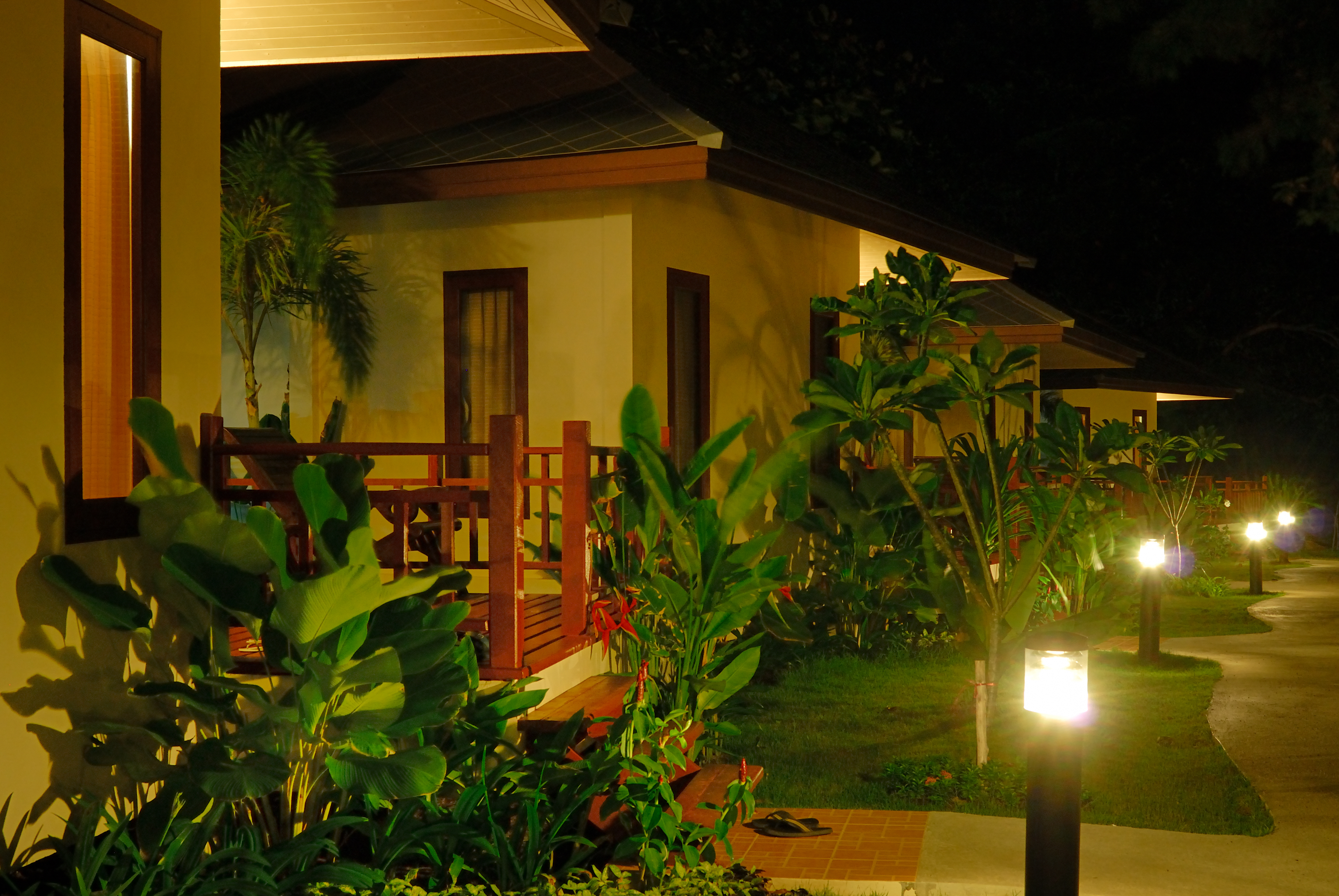 Bungalow Garden View