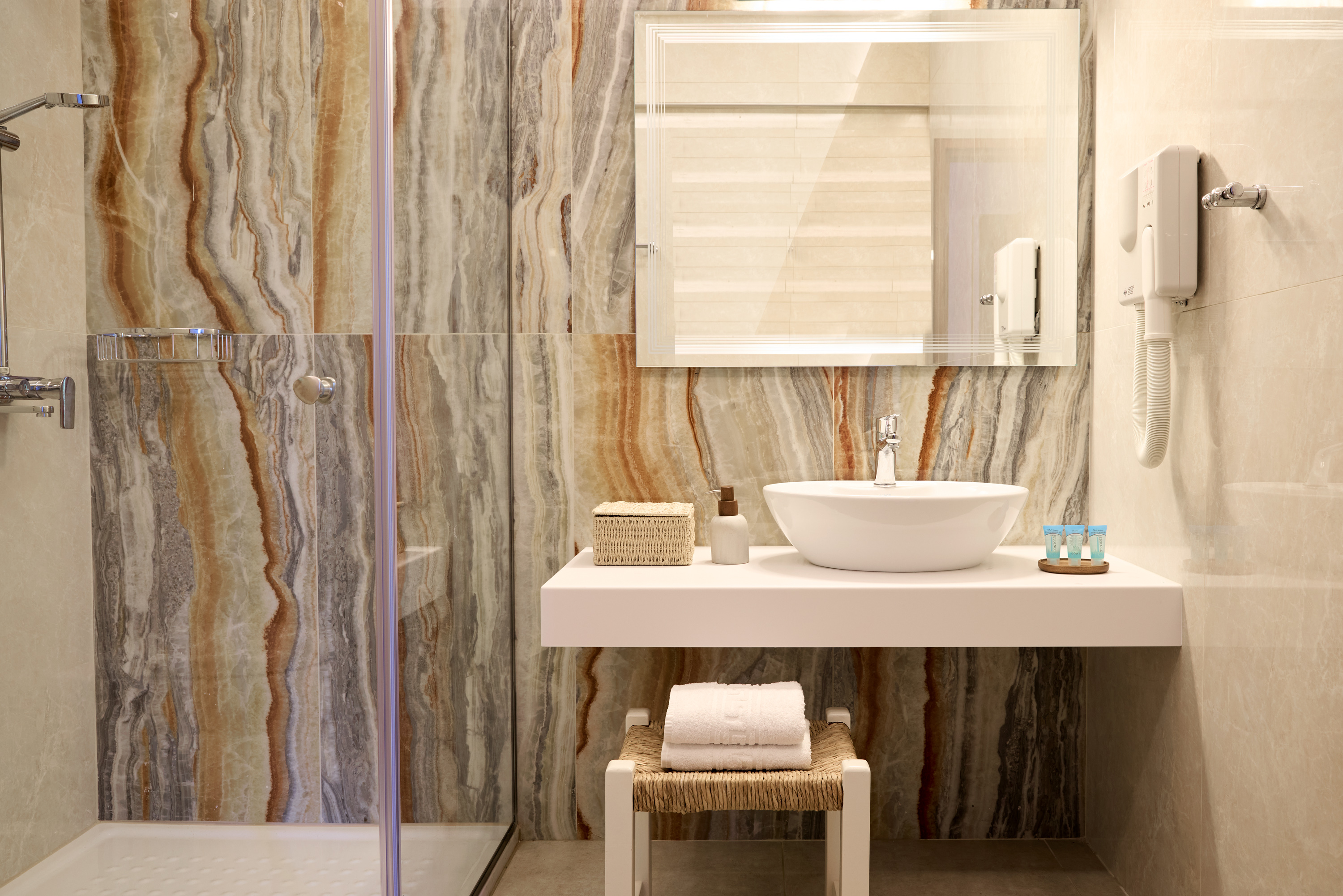 Room Deluxe One Bedroom