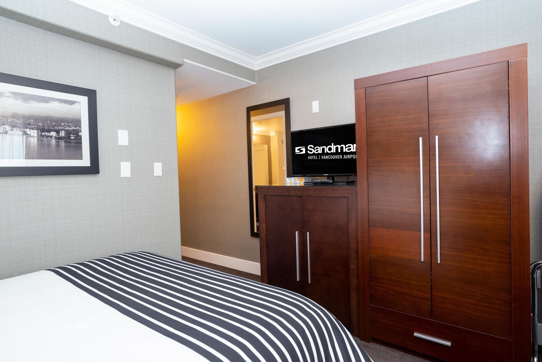 Double Queen Size Bed