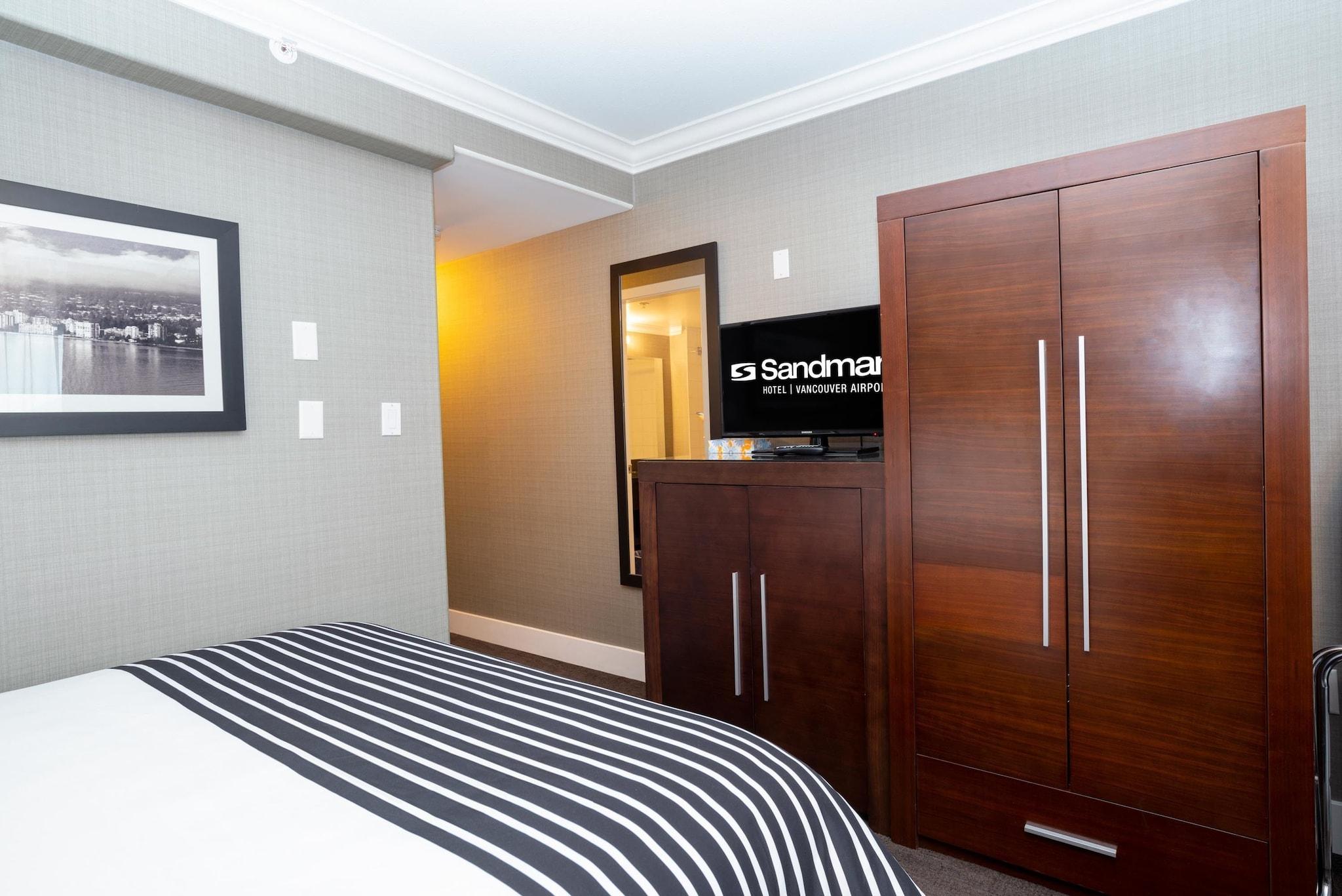 Double Queen Size Bed