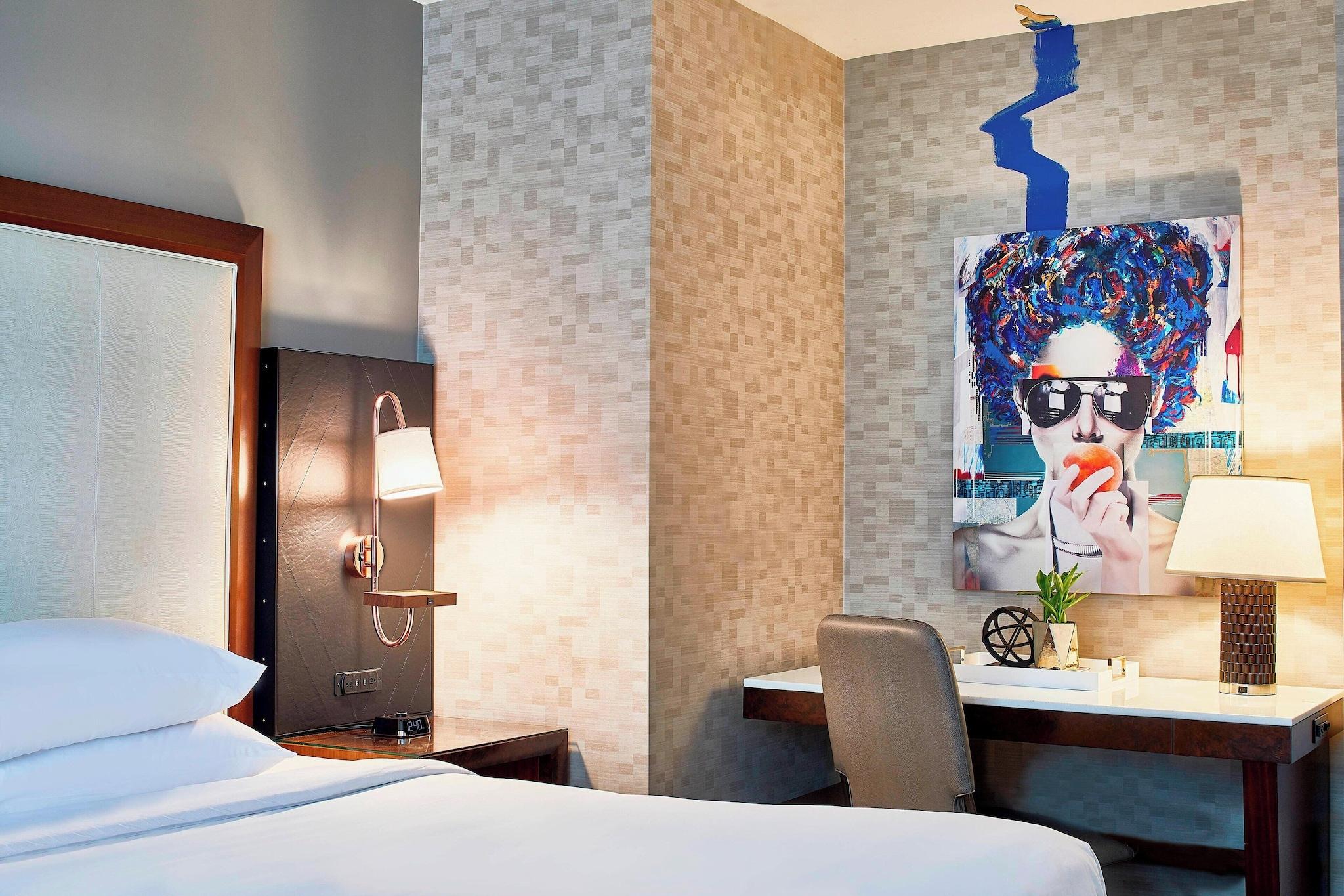 Double Deluxe King Bed