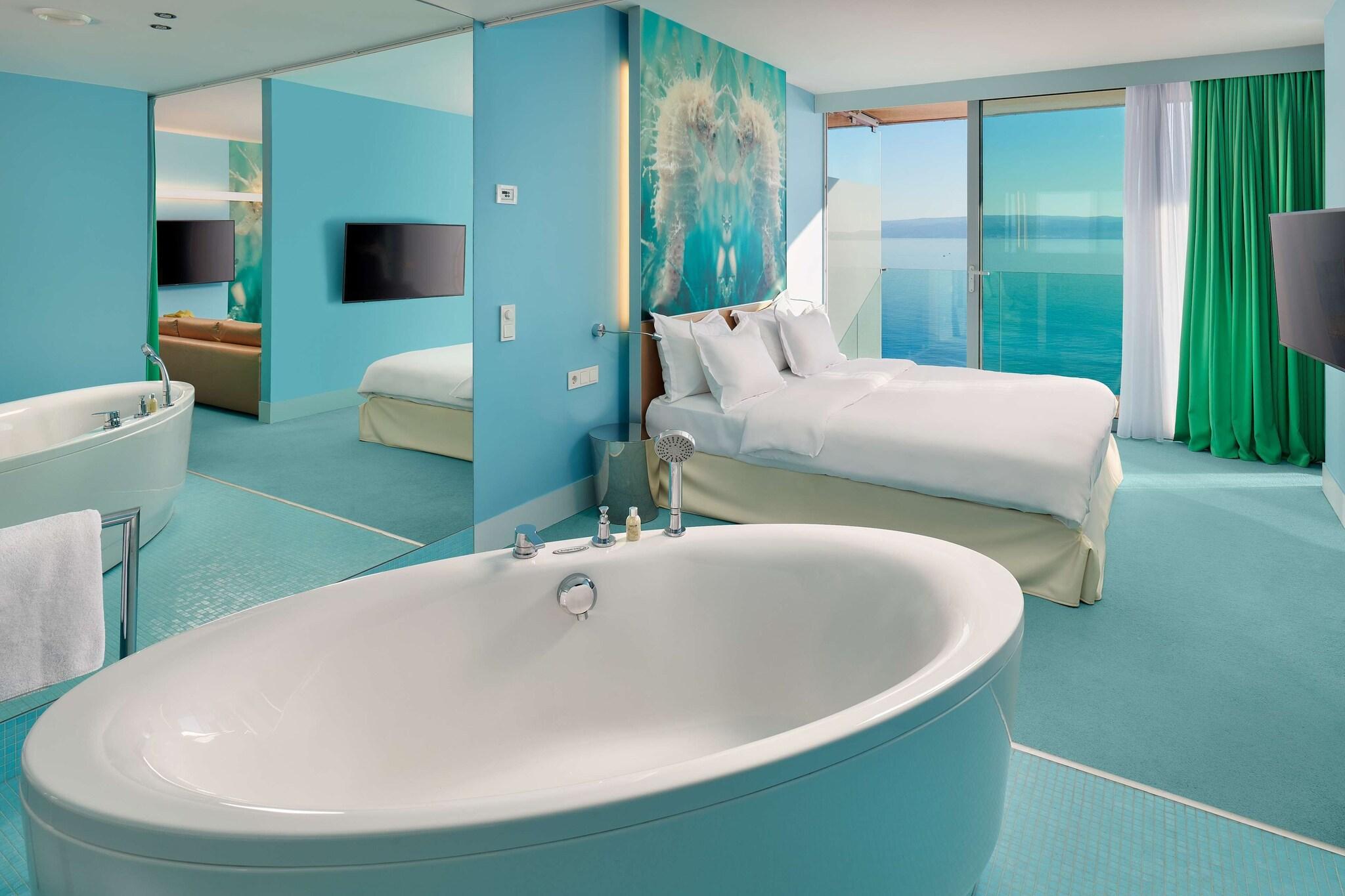 Junior Suite Sea View King Bed