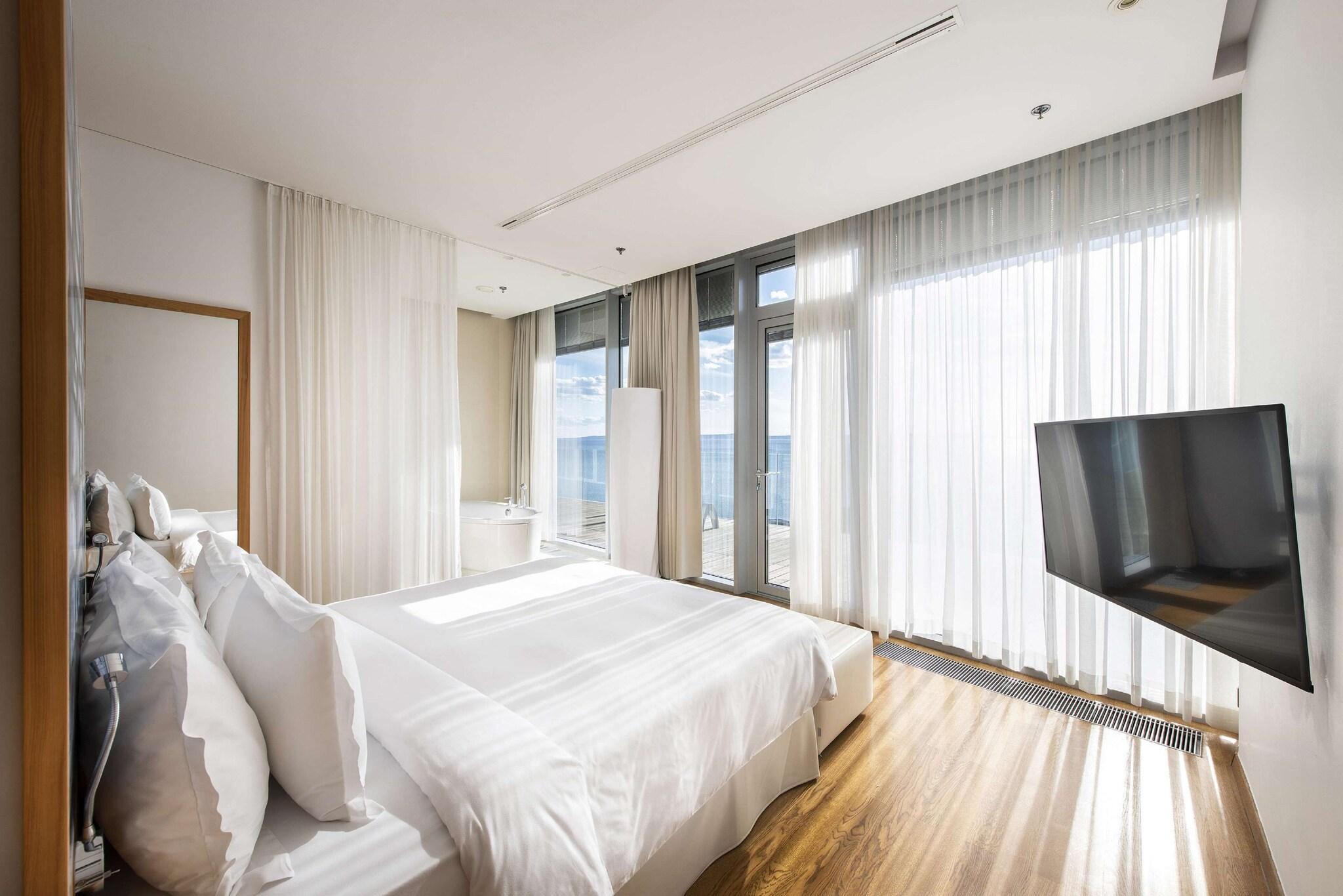 Room Penthouse with Views