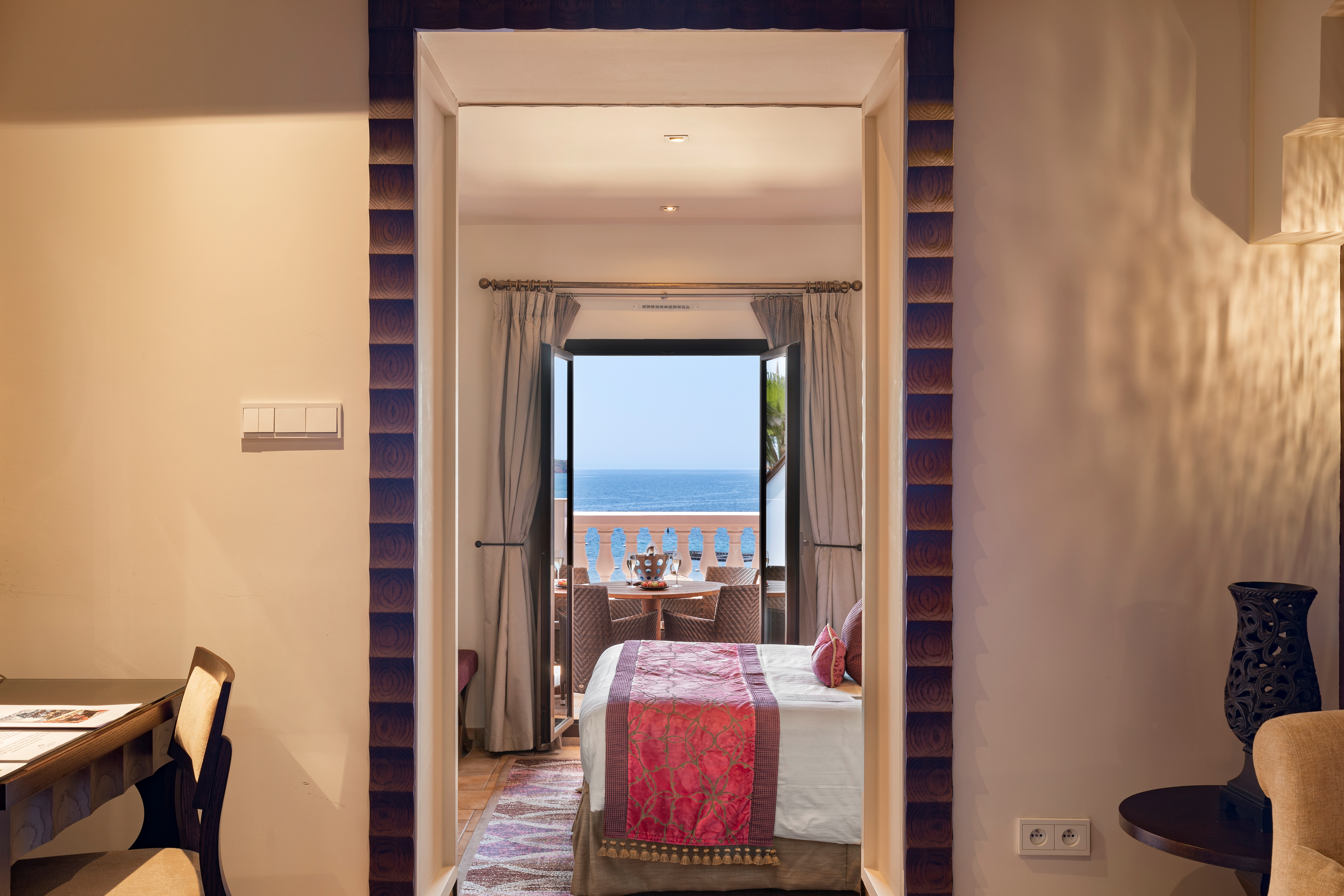 Suite Sea View King Bed