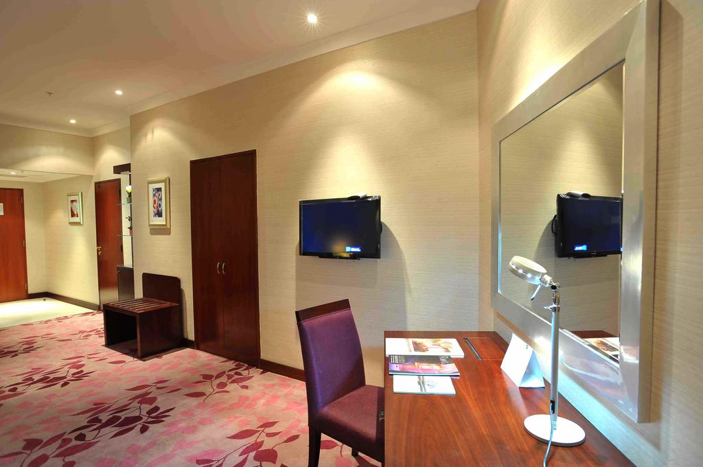 Suite Deluxe King Bed