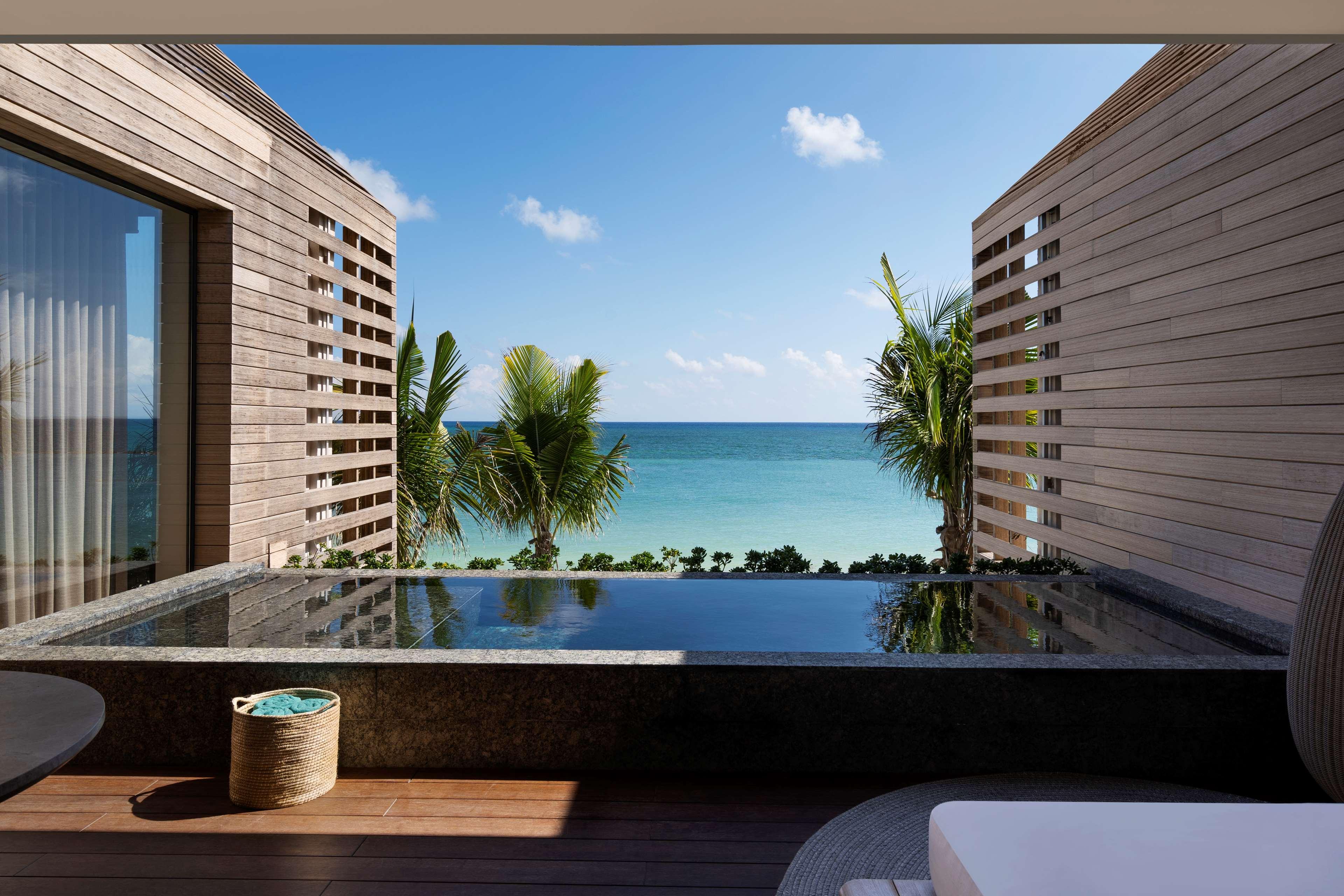 Suite Ocean Front with Balcony
