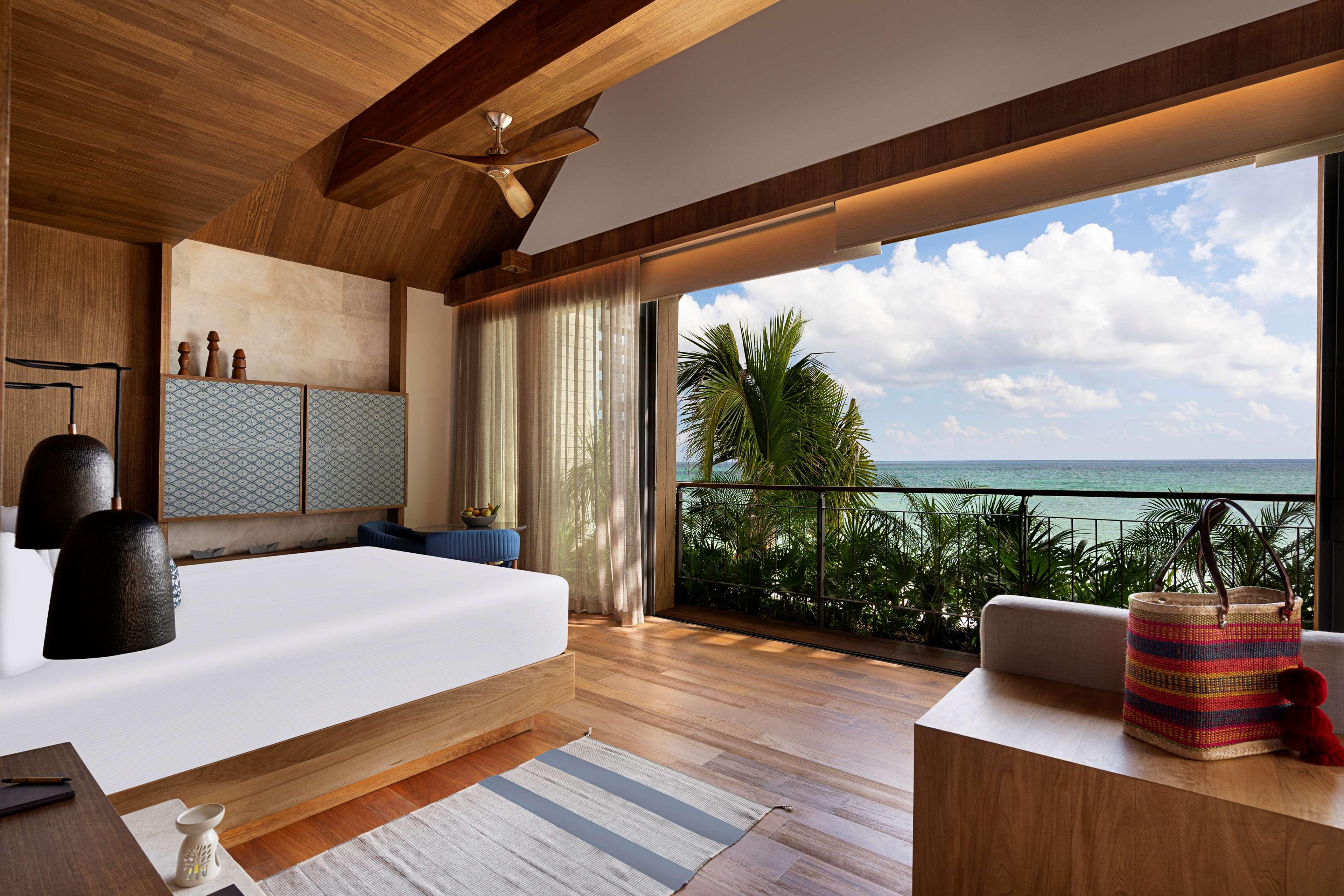 Suite Ocean Front with Balcony