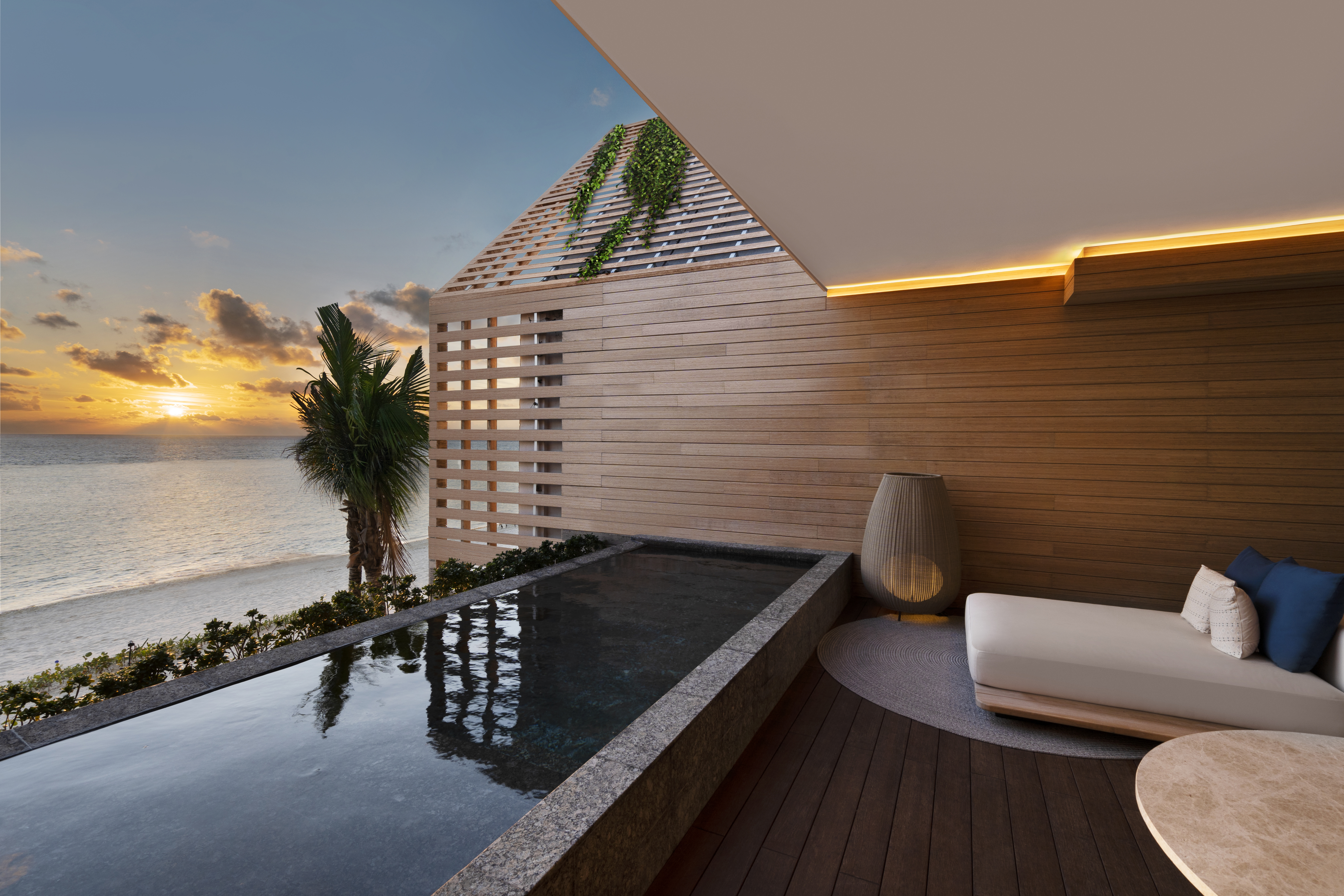 Suite Ocean Front with Balcony