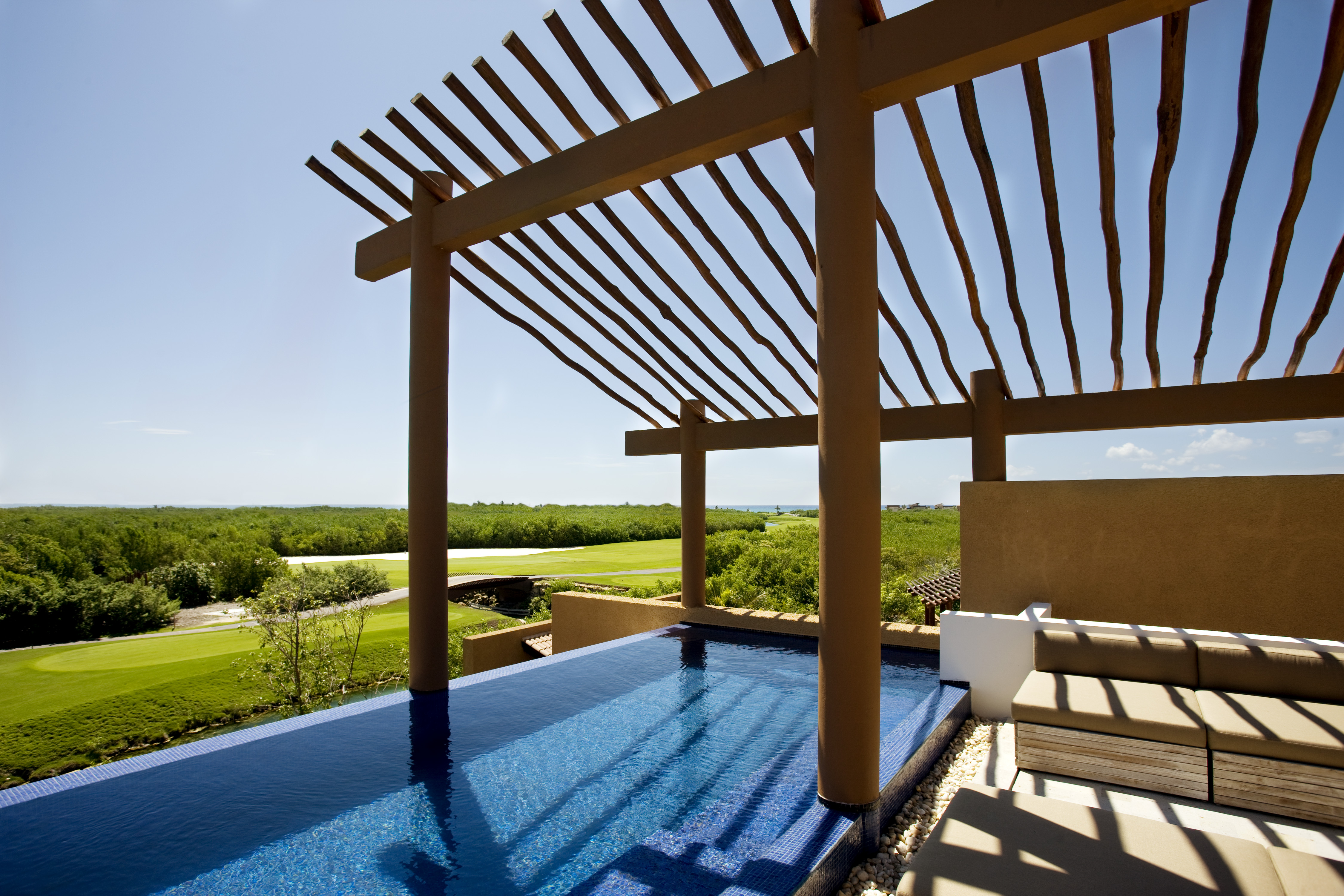 Family Room Capacity 6