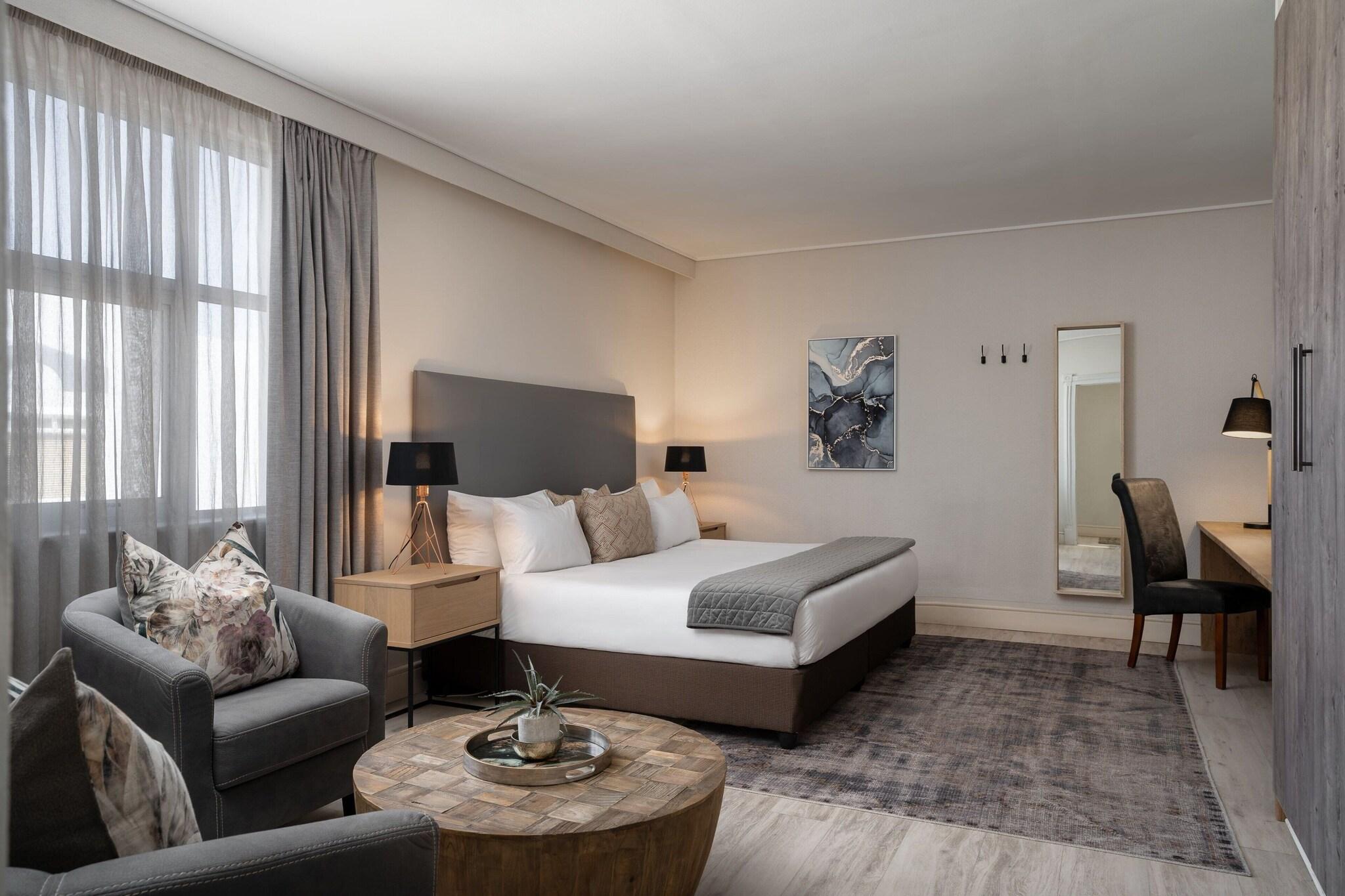 Suite King Size Bed