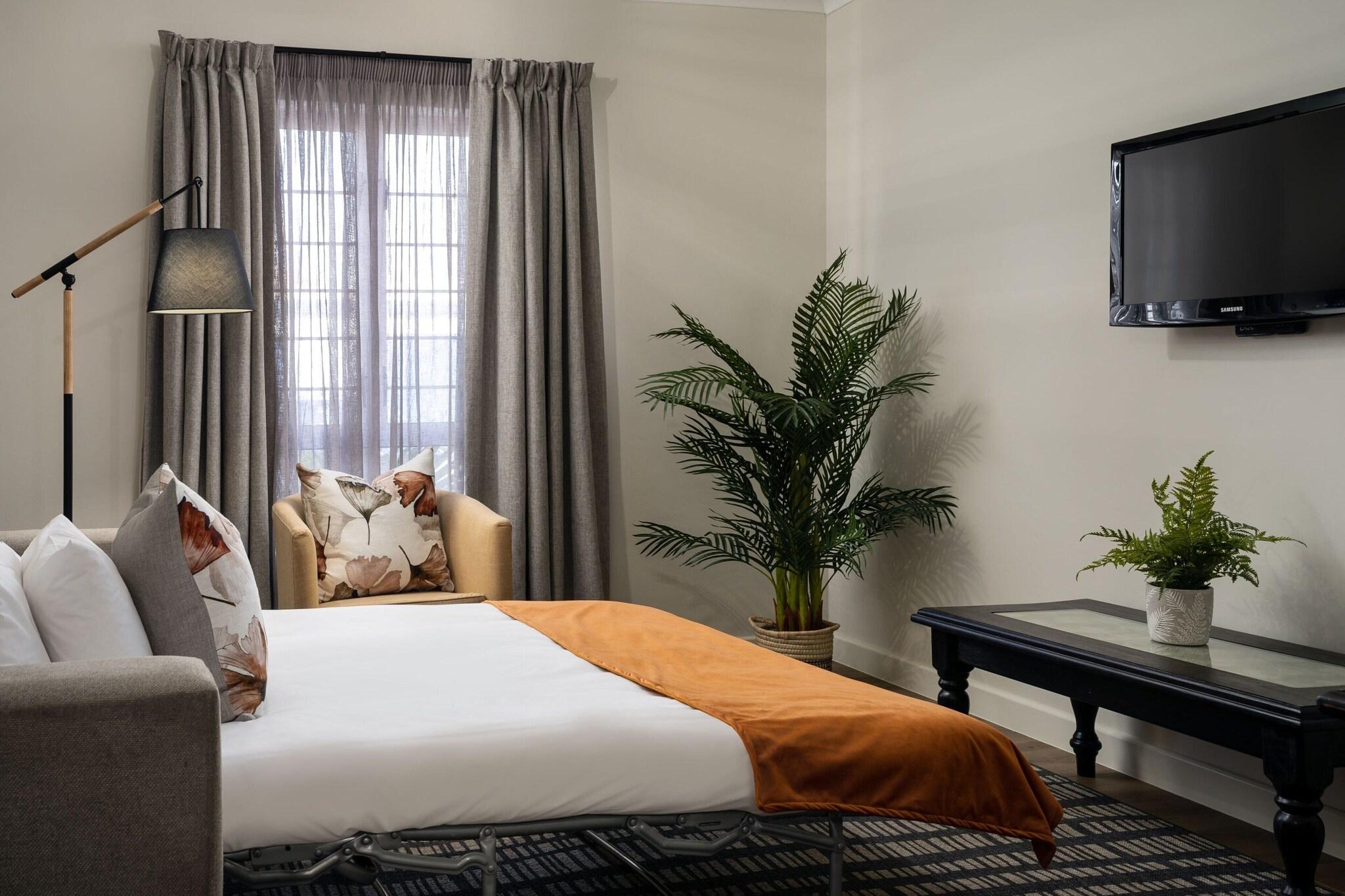 Suite King Size Bed