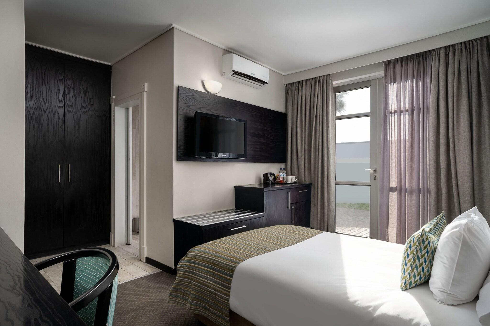 Double Deluxe King Bed