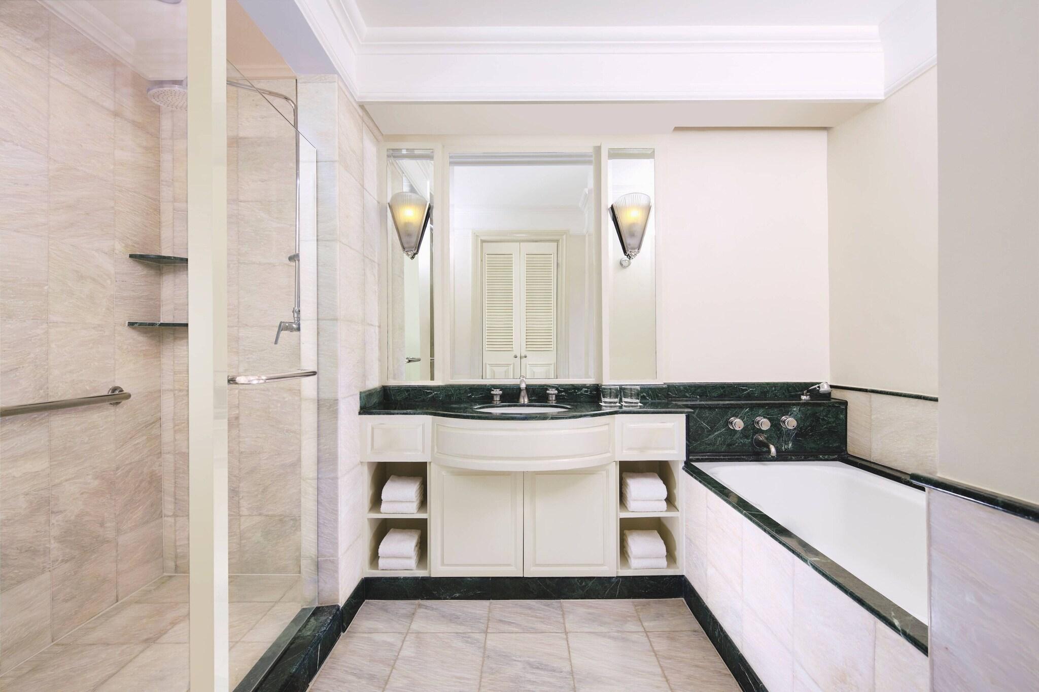 Twin Deluxe City View