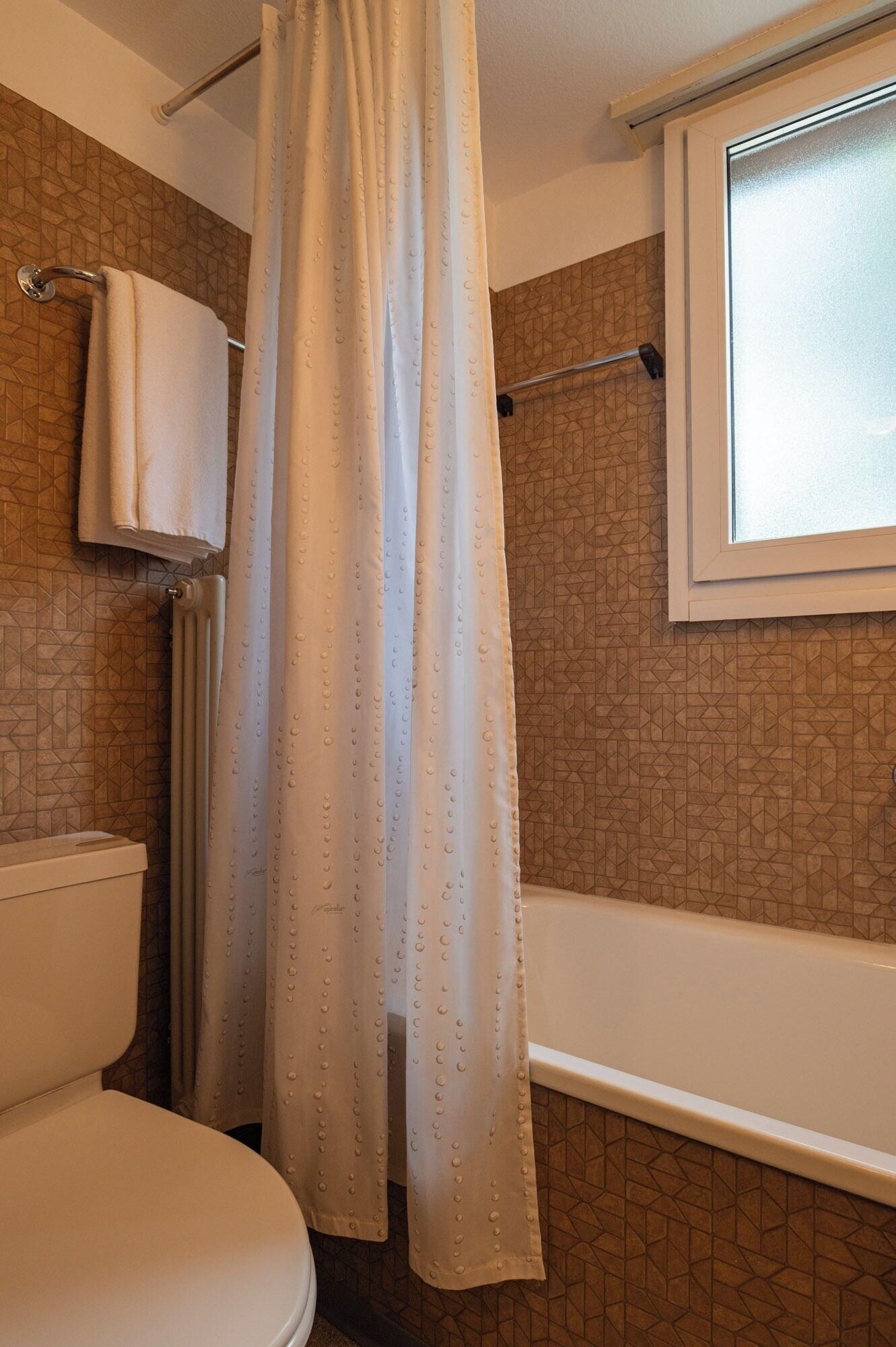 Single Mountain View