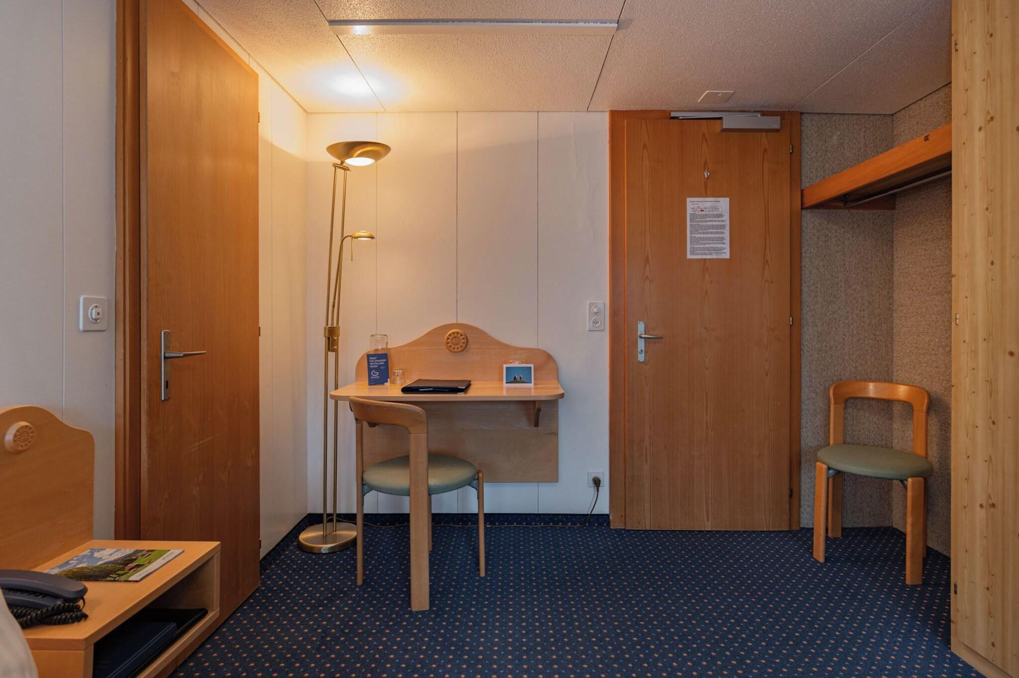 Single Mountain View