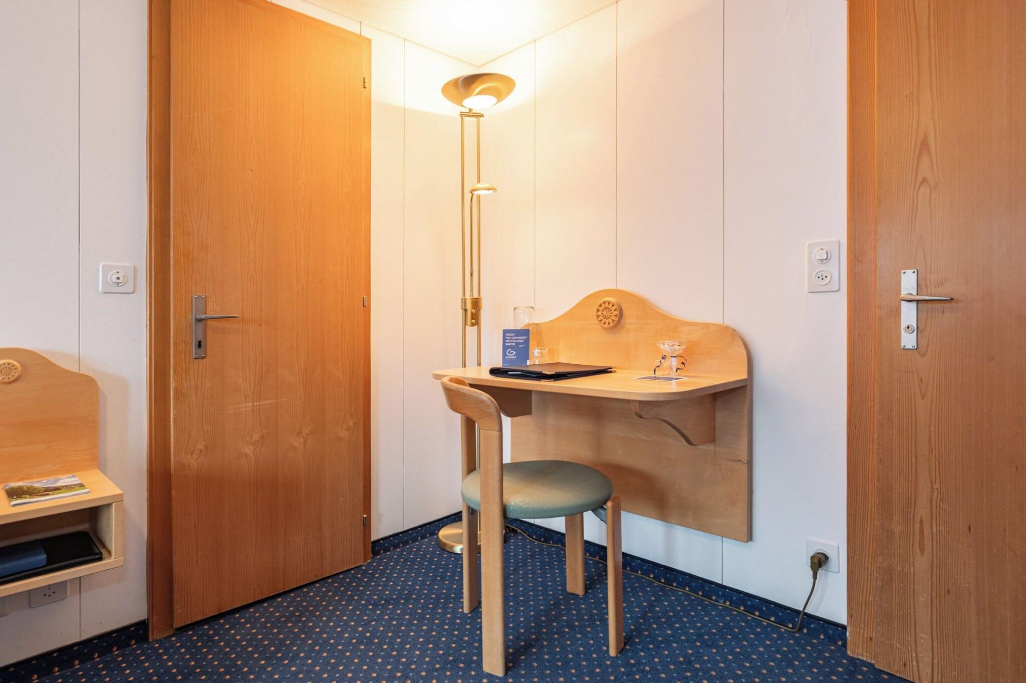 Single Mountain View