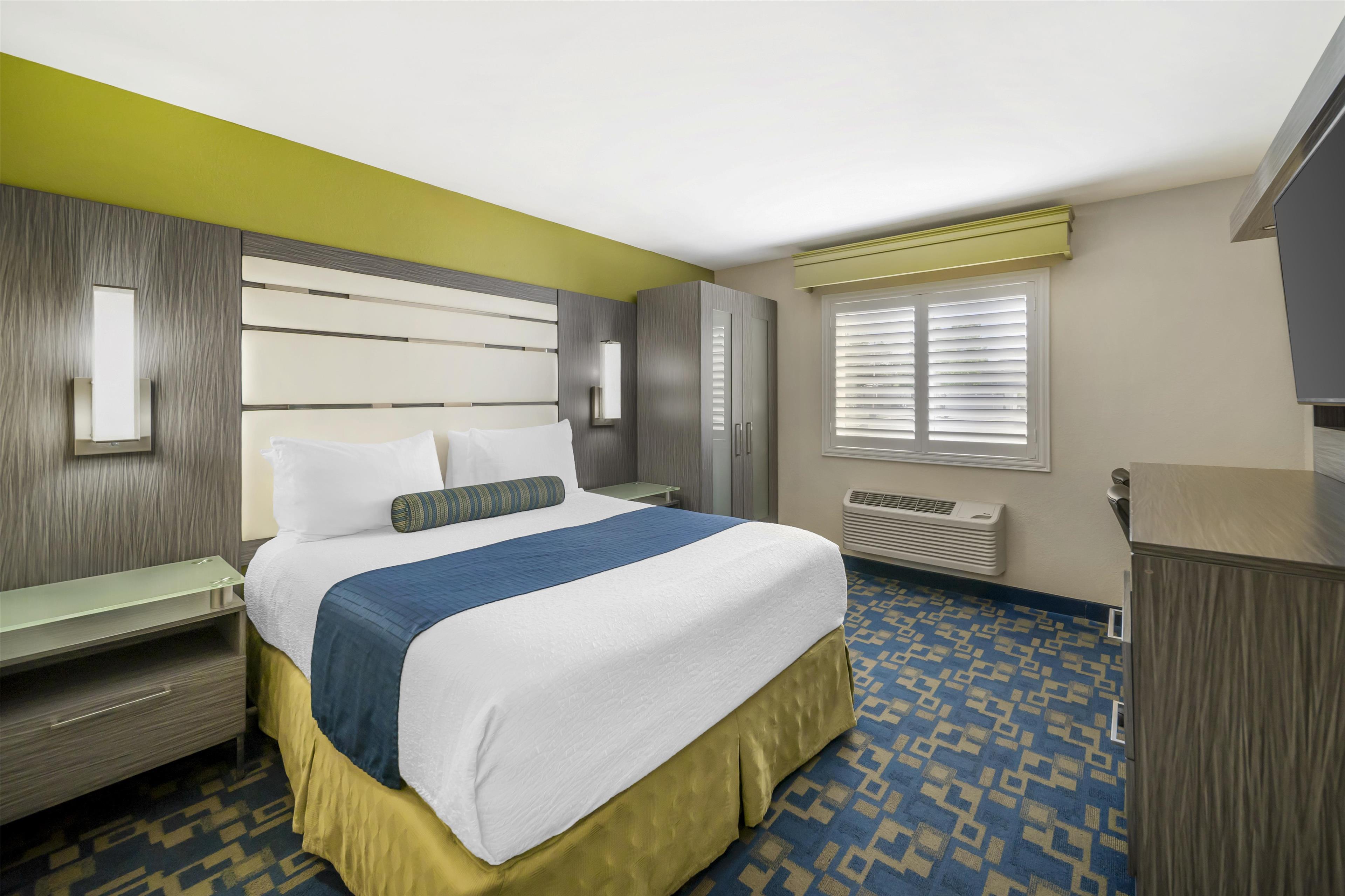 Double Queen Size Bed